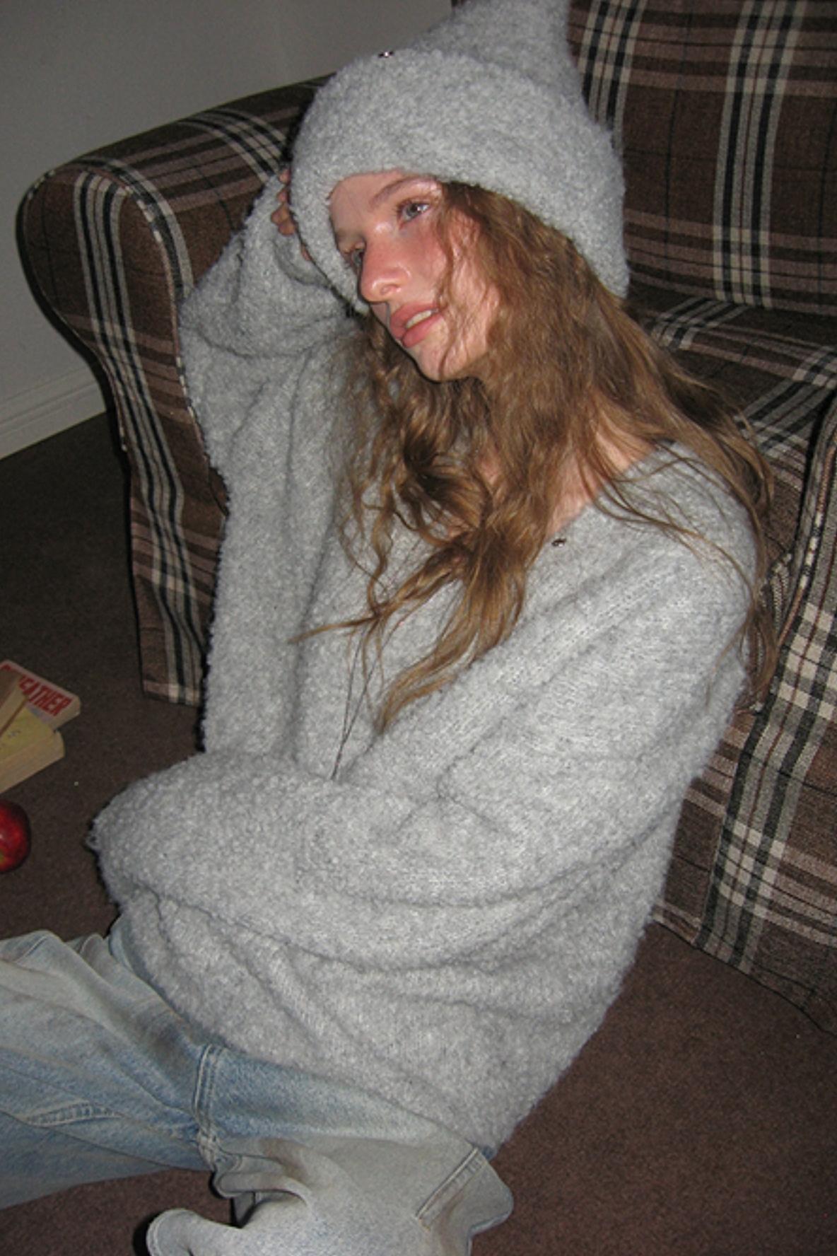 Gray Knit V-Neck Sweater Hat Set