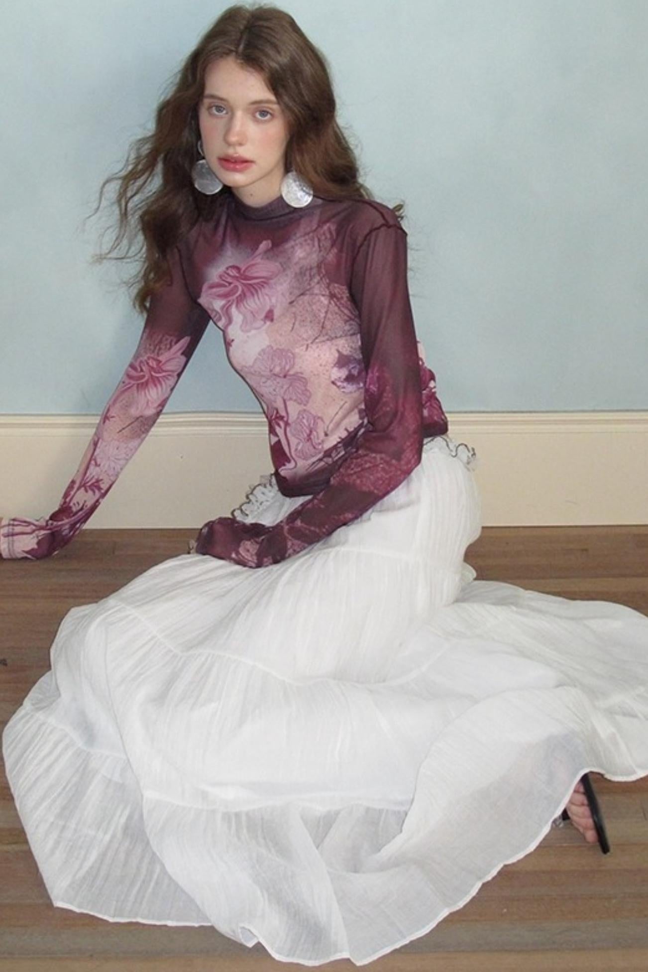 Neoclassical Vintage Turtleneck Mesh T-shirt