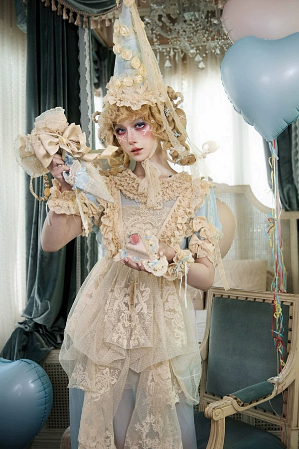 Rococo Cream Lace Apron