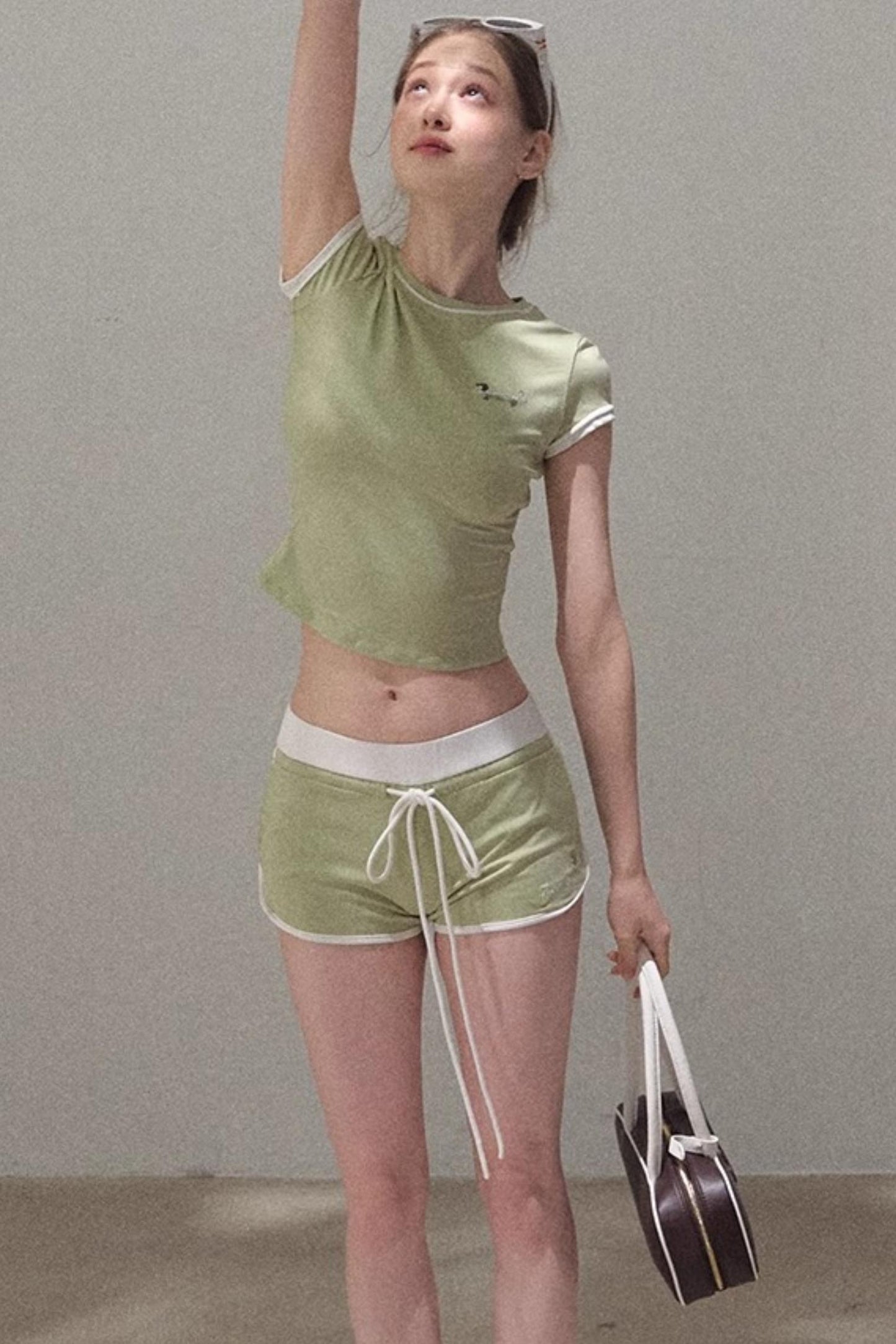 Active Round-Neck Set-Up