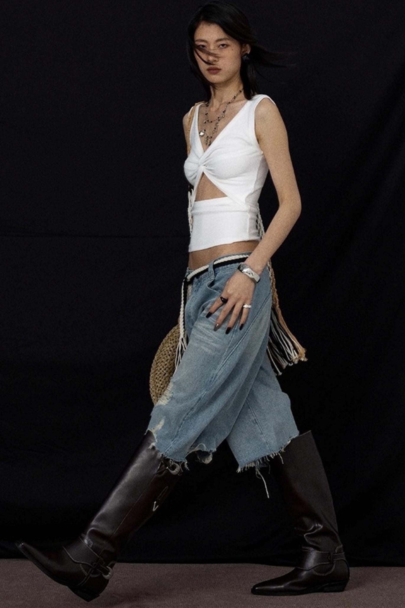 Black And White V-Neck Twisted Cut-Out Slim Vest