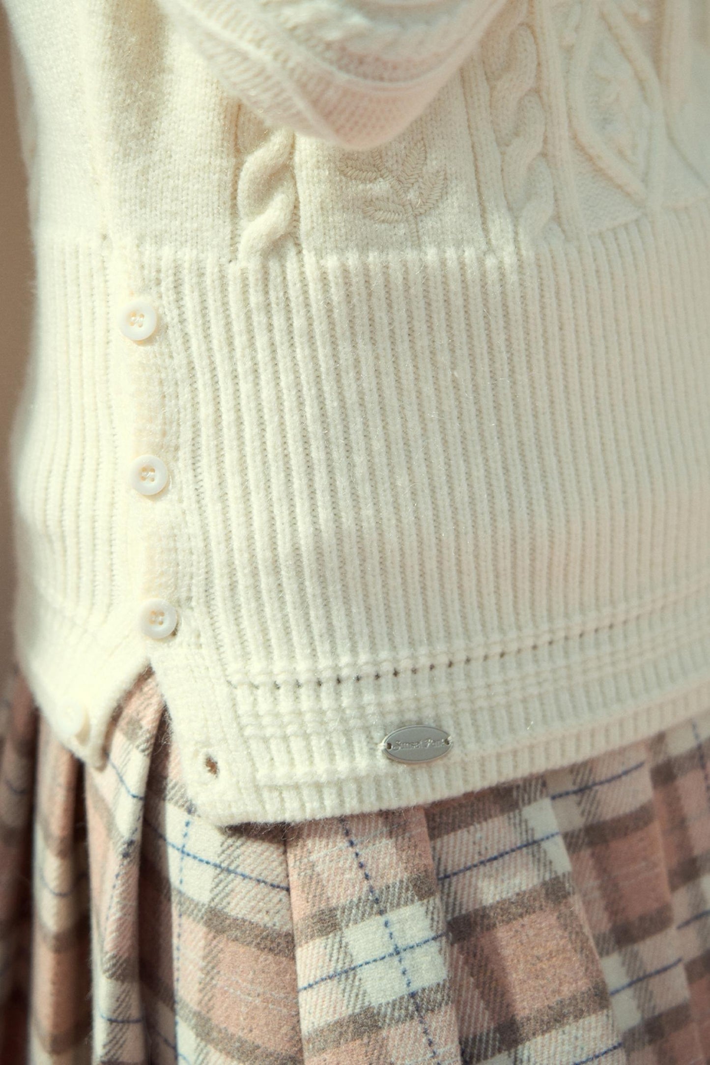 Feminine Line Vintage Knit Top