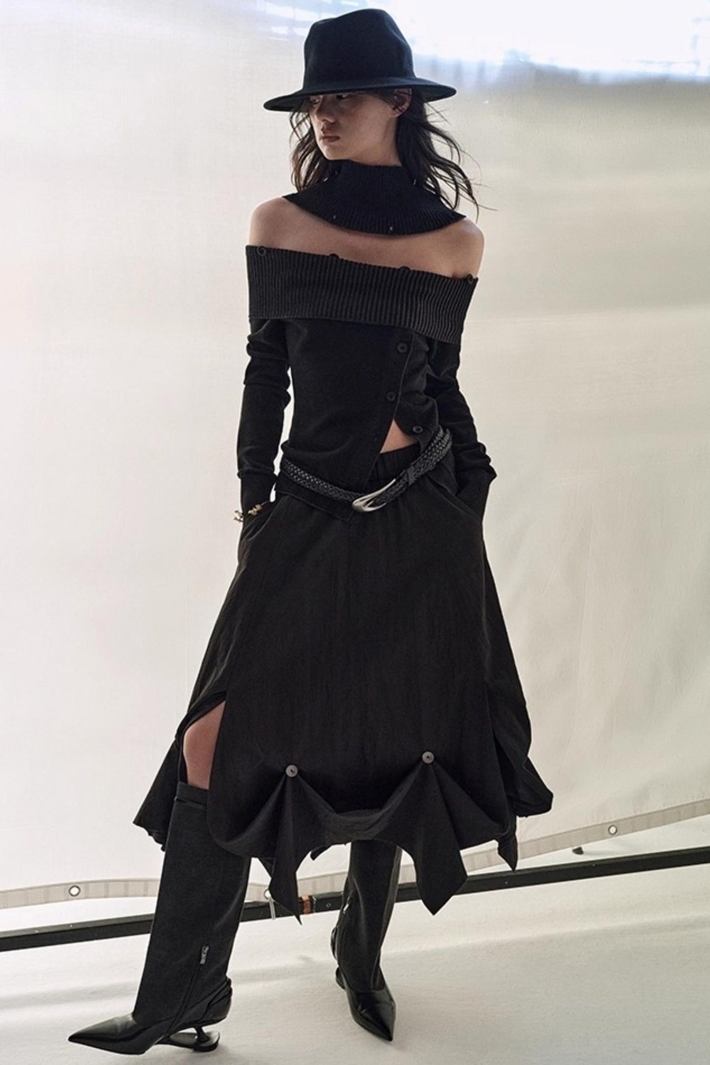 Slim One-Shoulder Knitted Sweater