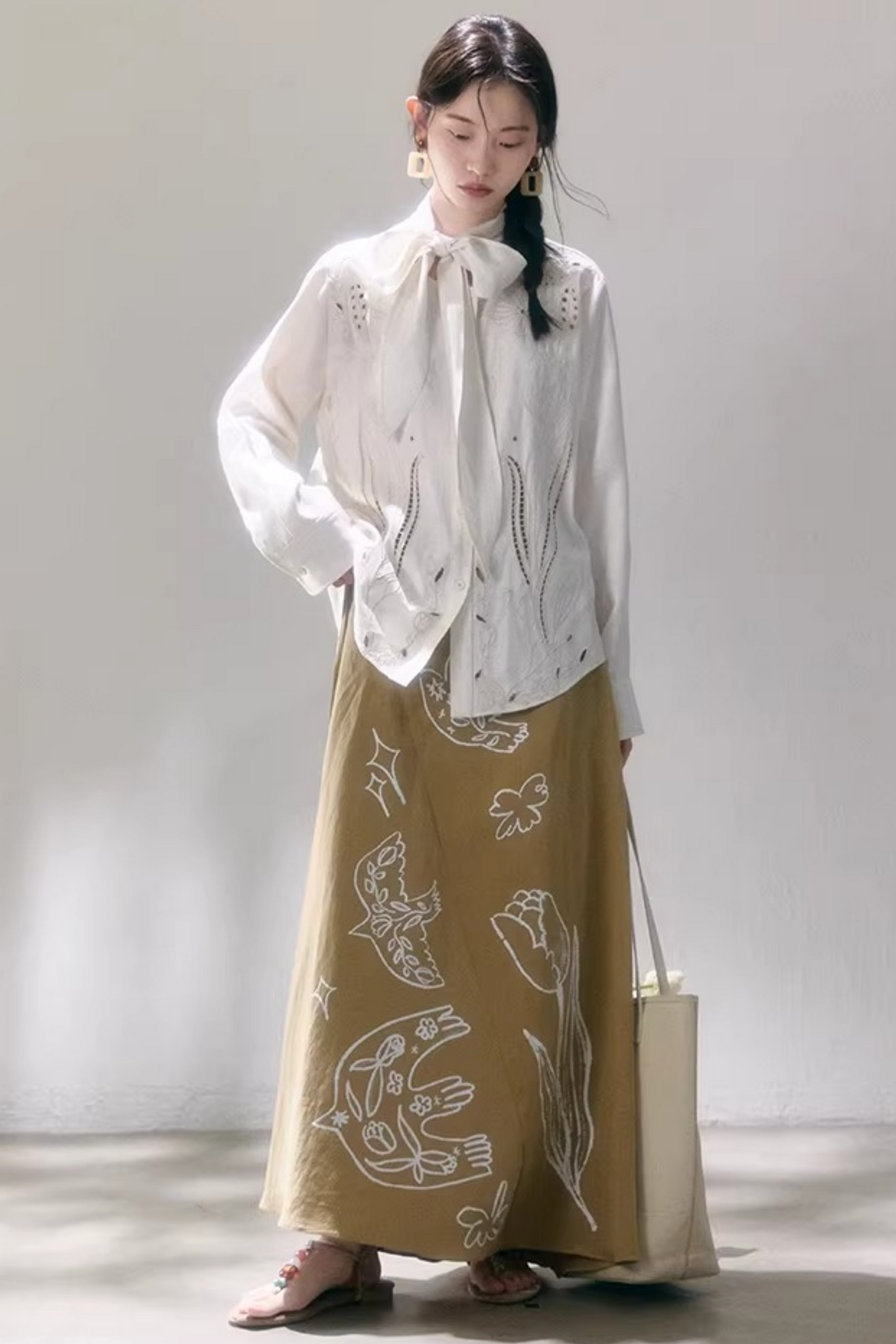 Tulip Embroidery Blouse