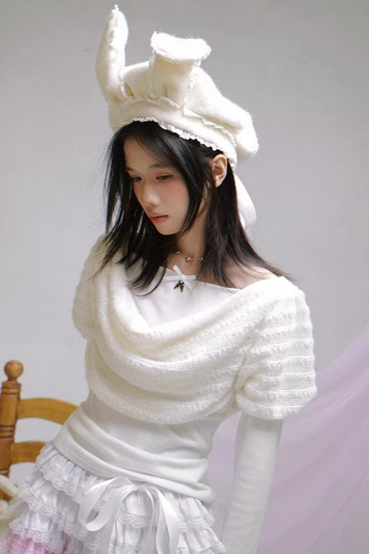 Gestricktes Oberteil mit drapiertem Kragen