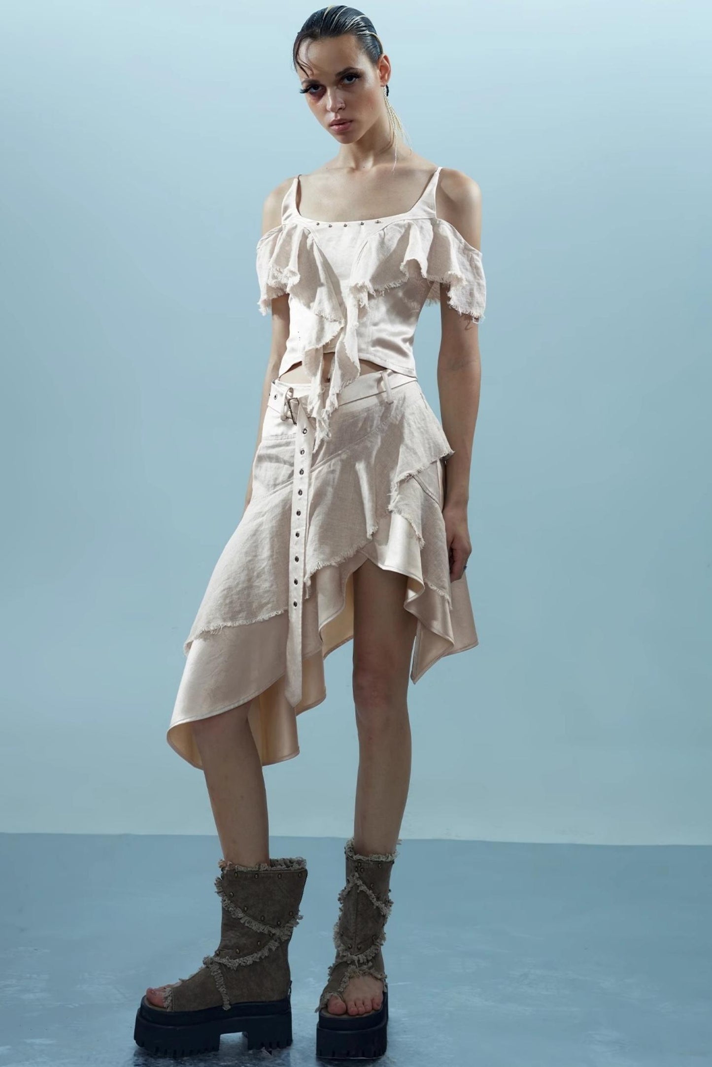 Spectacular Linen Skirt Set-Up