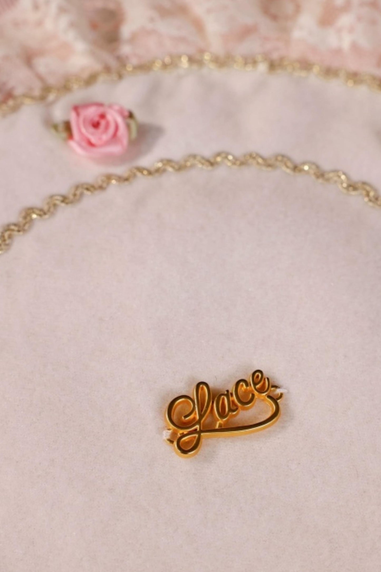 Lacemade Sweet Lace Cushion