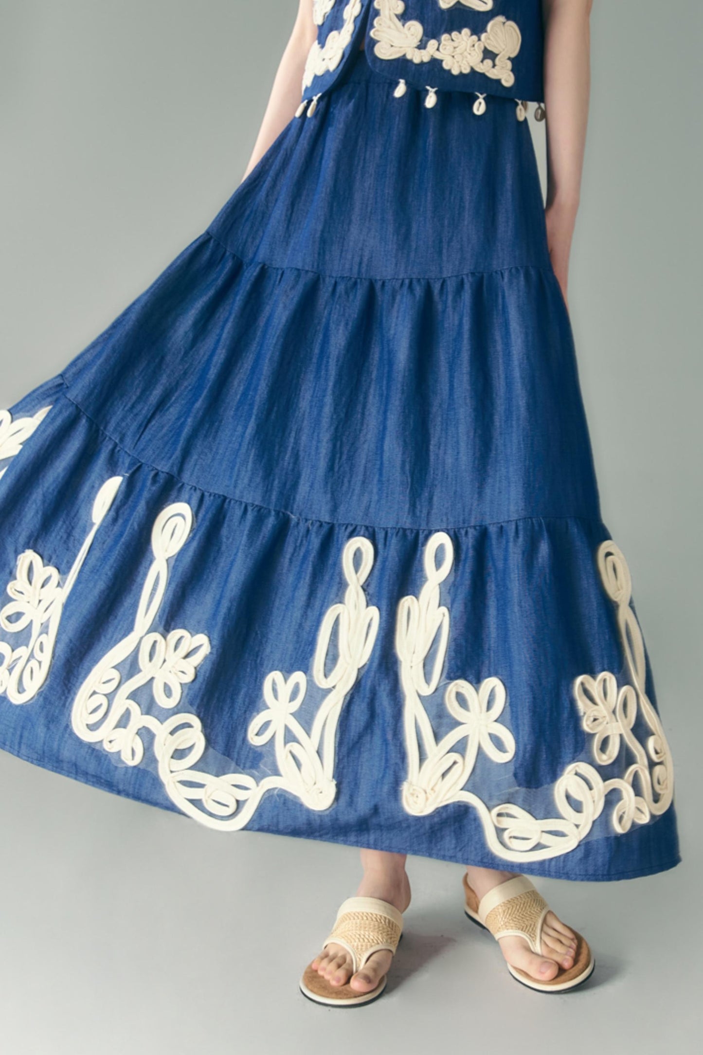 Wind Vines Flower Shell Pendant Vest Set-Up