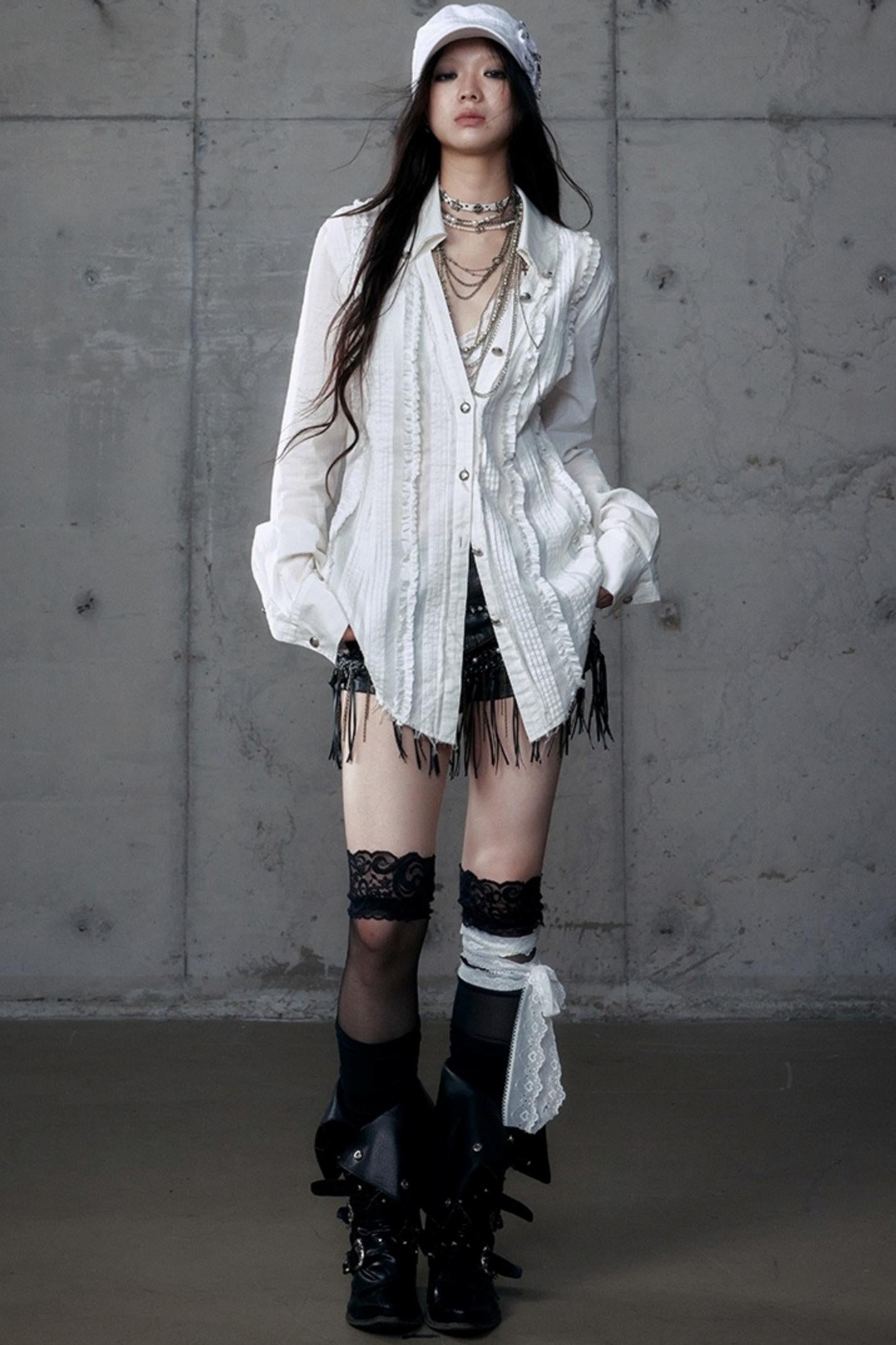 Vintage Lace V-Neck Bubble Sleeve Shirt