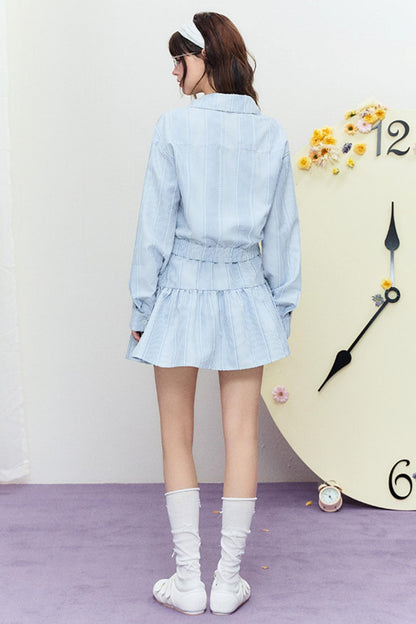 Zweiteiliger gestreifter Frühlingsanzug mit Regenschirmrock