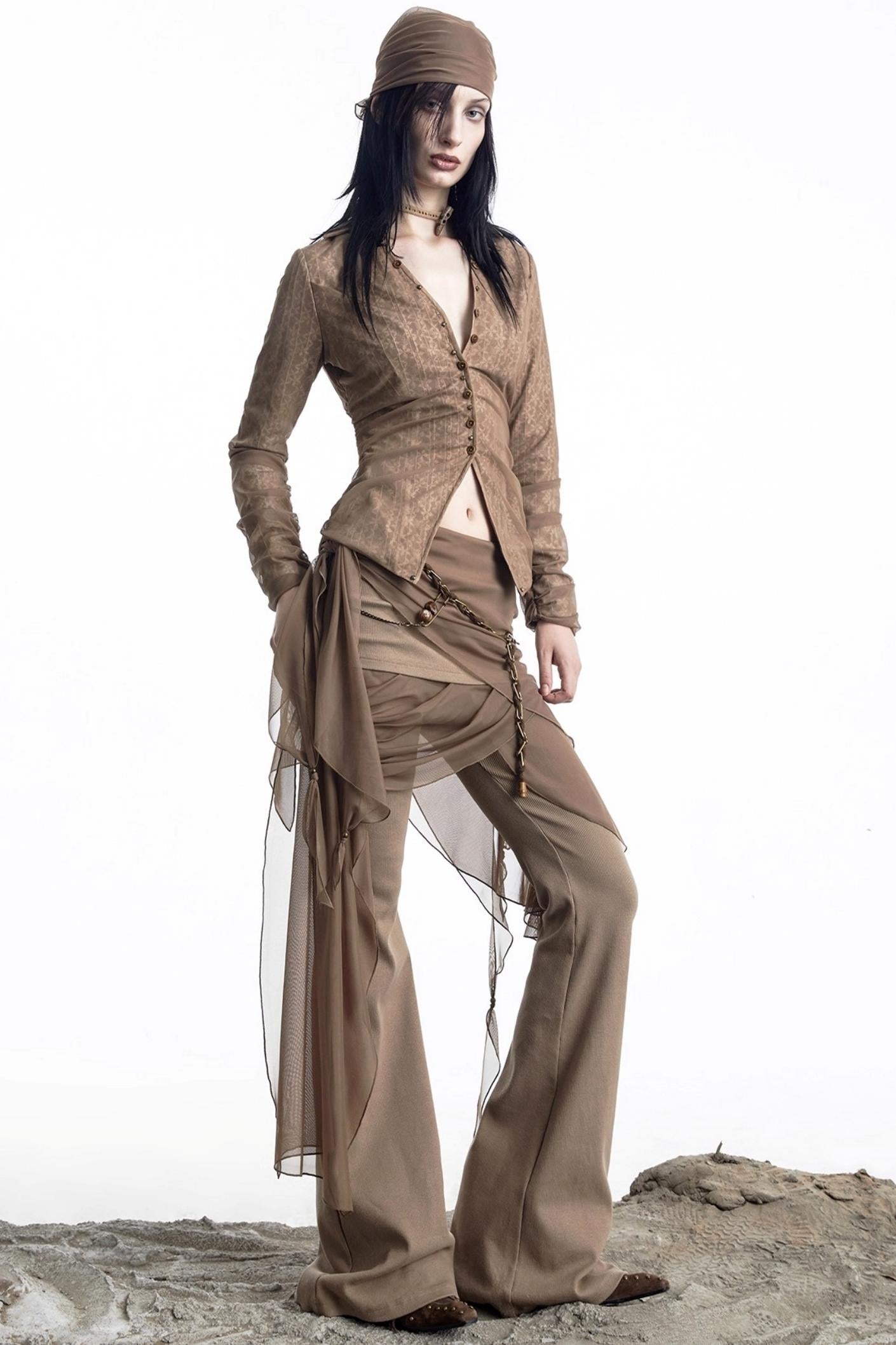 Lux Lace Stitching Big V-Neck Shirt