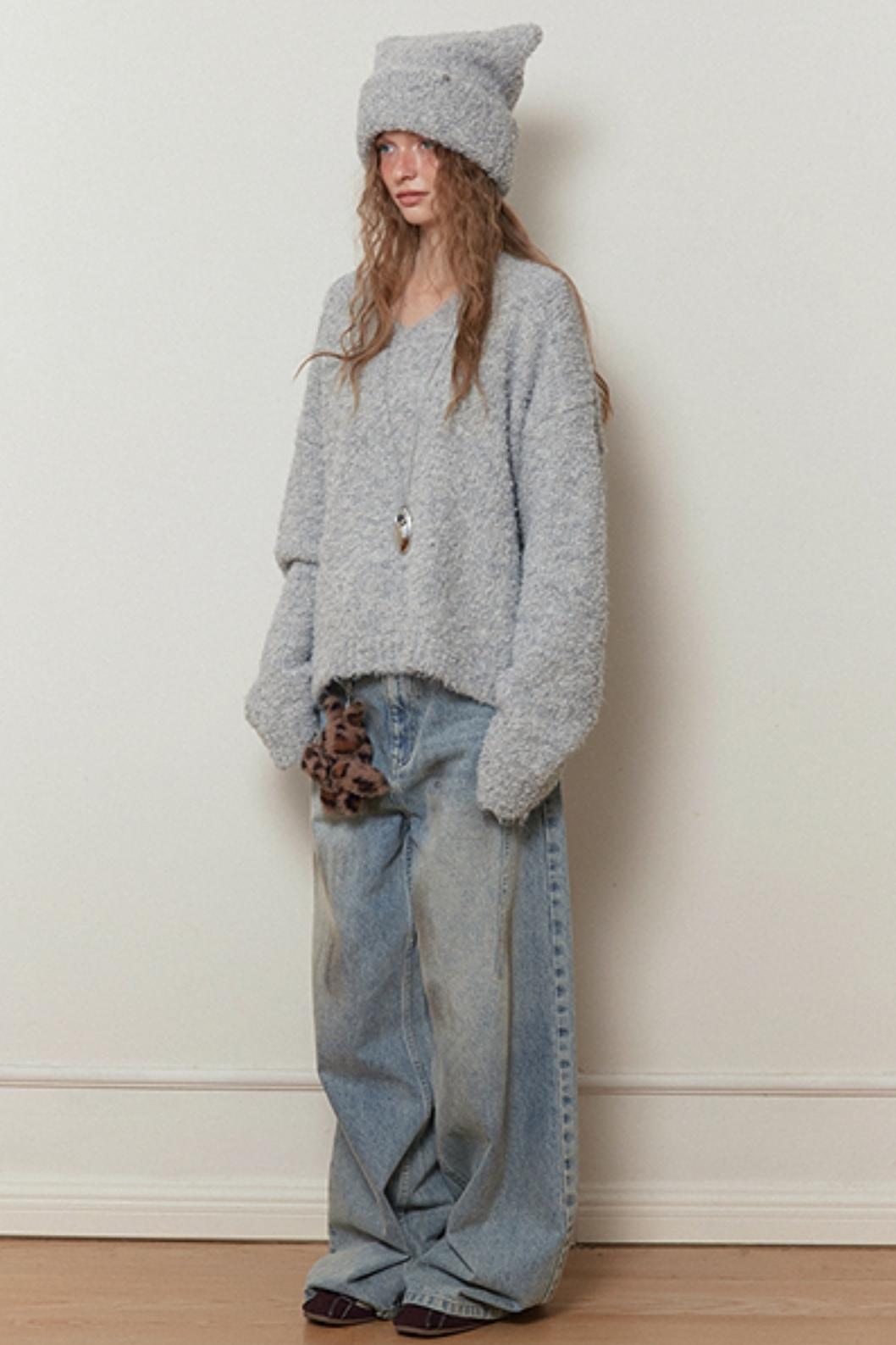 Gray Knit V-Neck Sweater Hat Set