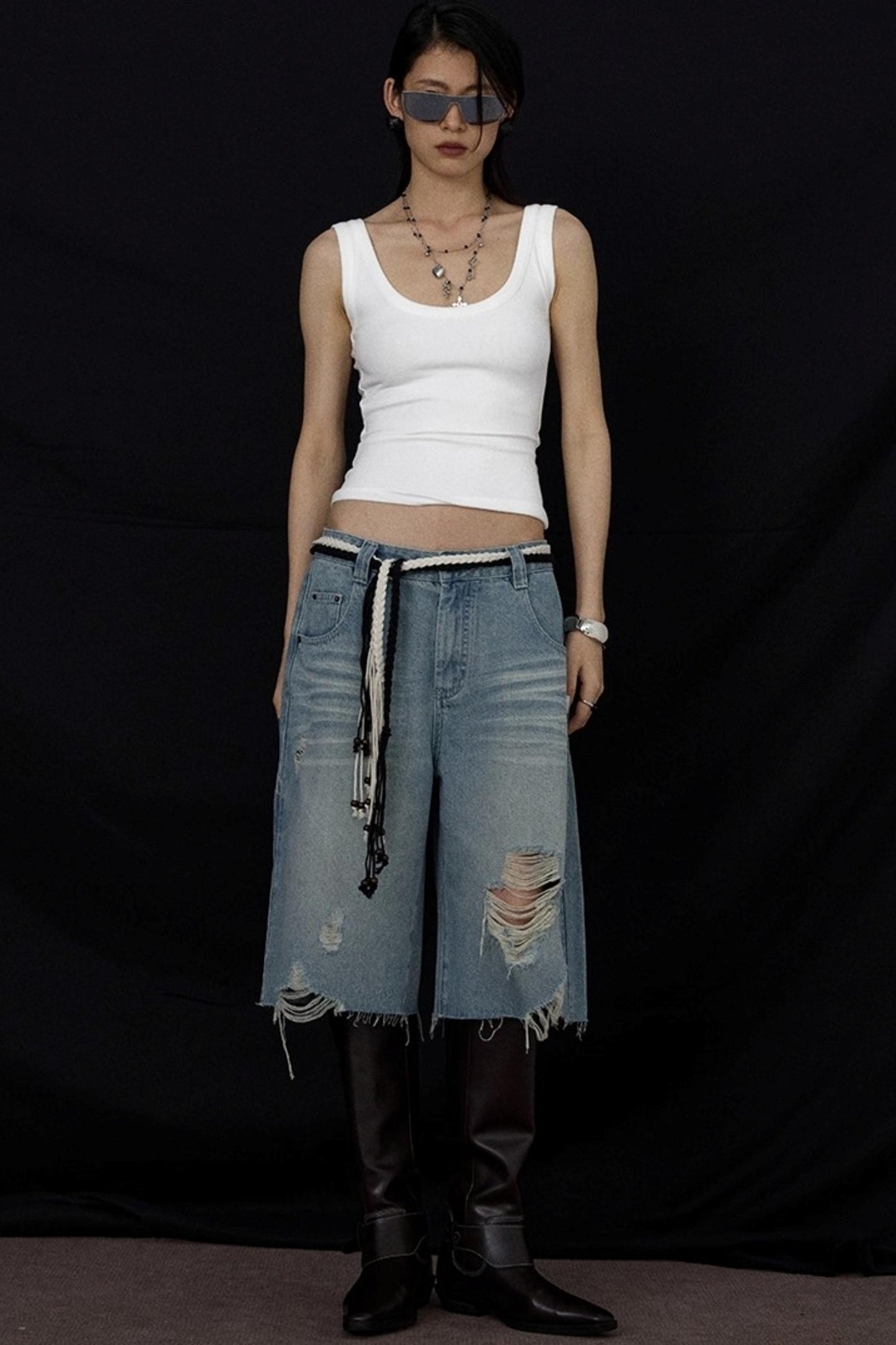 Black And White V-Neck Twisted Cut-Out Slim Vest