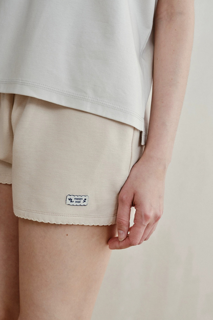Contrasting Dog-Tooth Lace Shorts