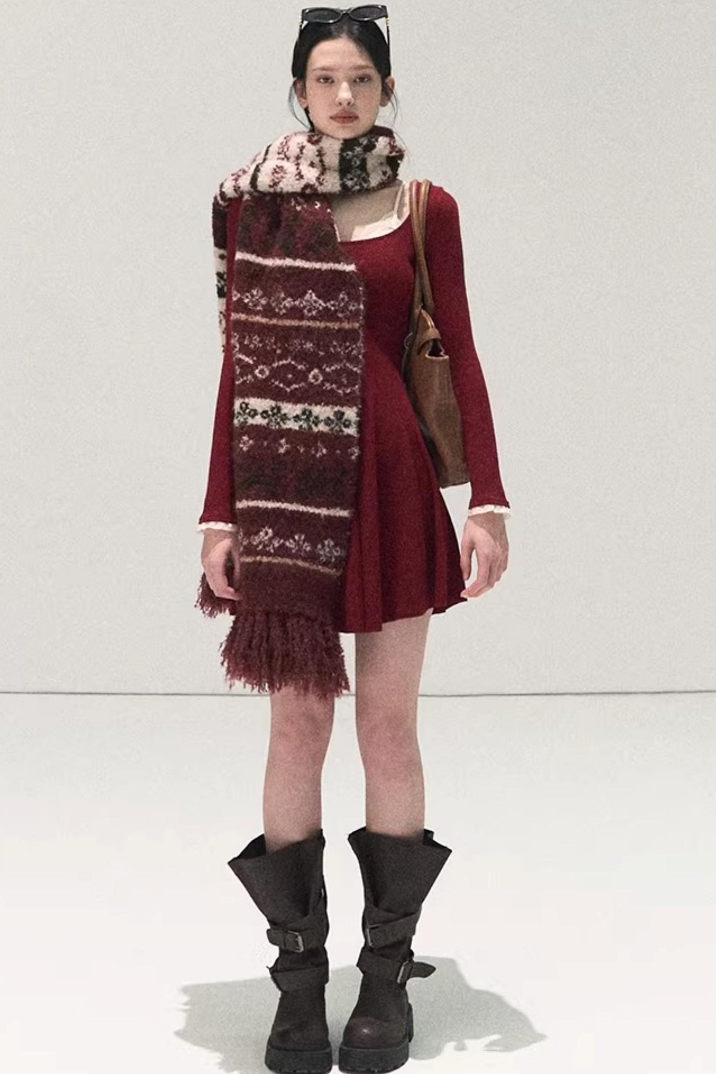 Gestreiftes Kleid mit Ballettkragen