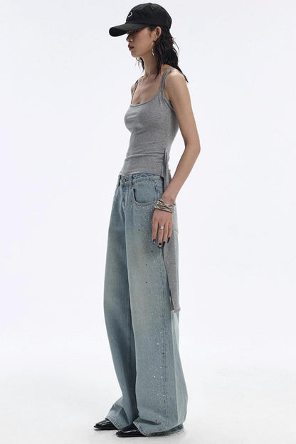 Blaue Jeans mit Edelsteinen und Diamanten