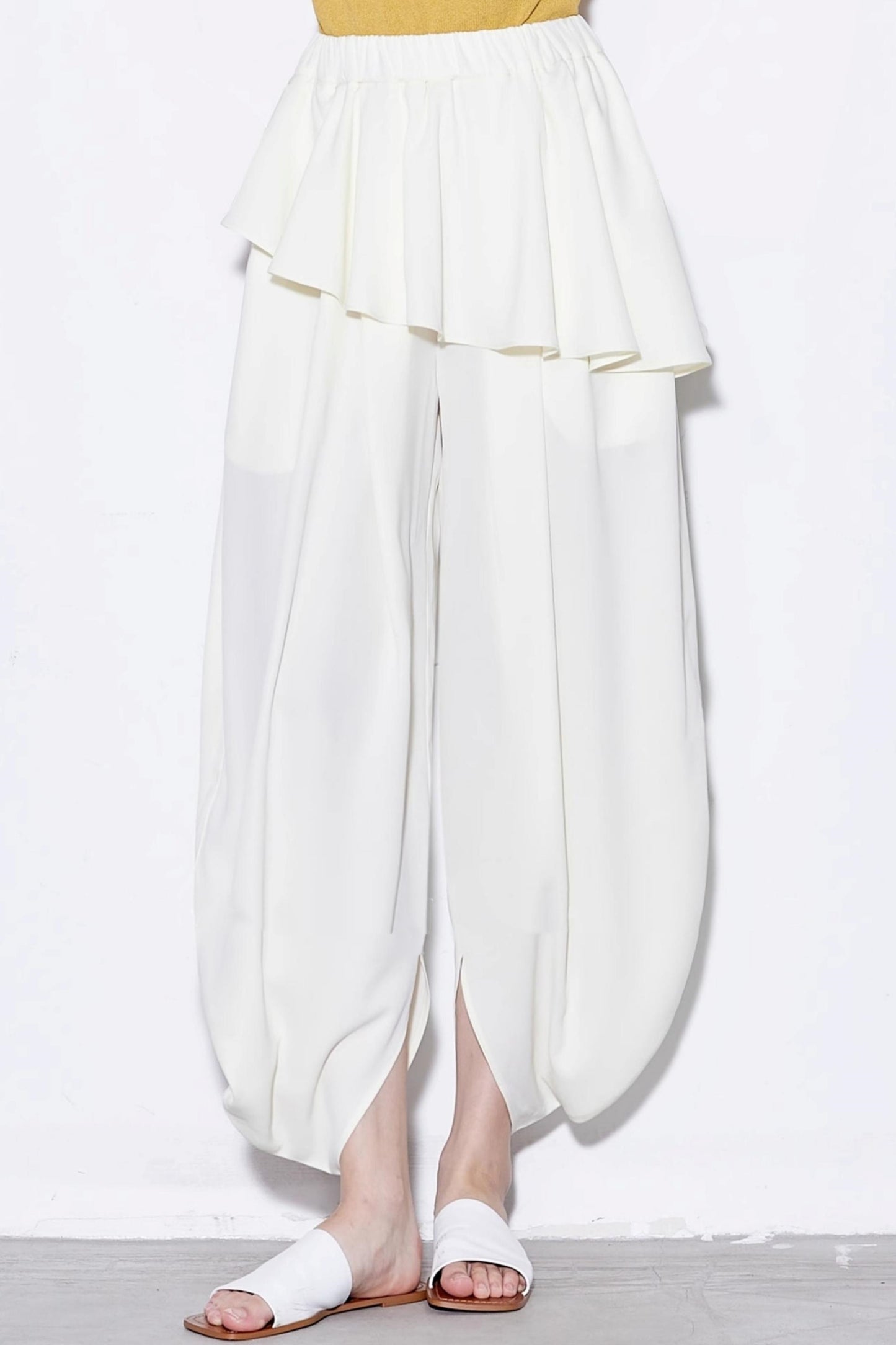 Airy Ruffle Pants