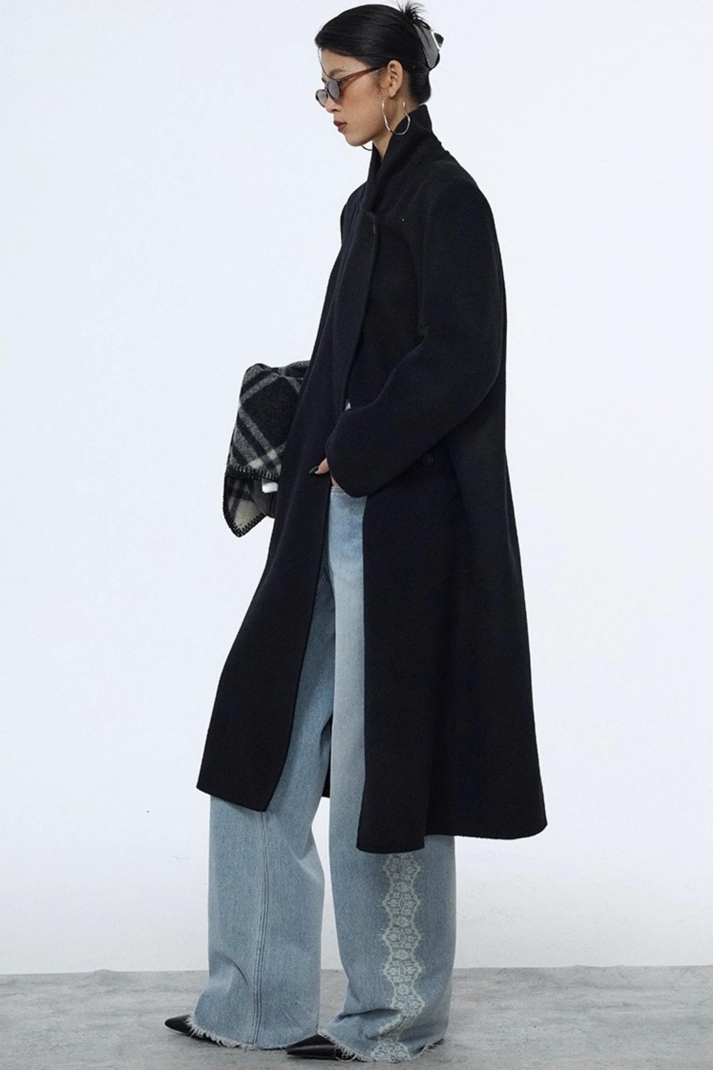 Lace Raw Hem Straight Jeans