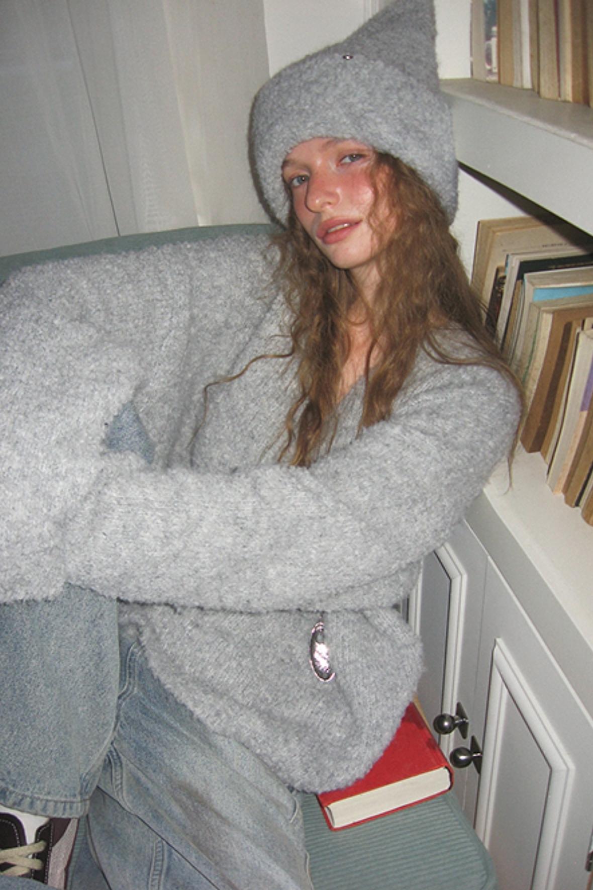 Gray Knit V-Neck Sweater Hat Set