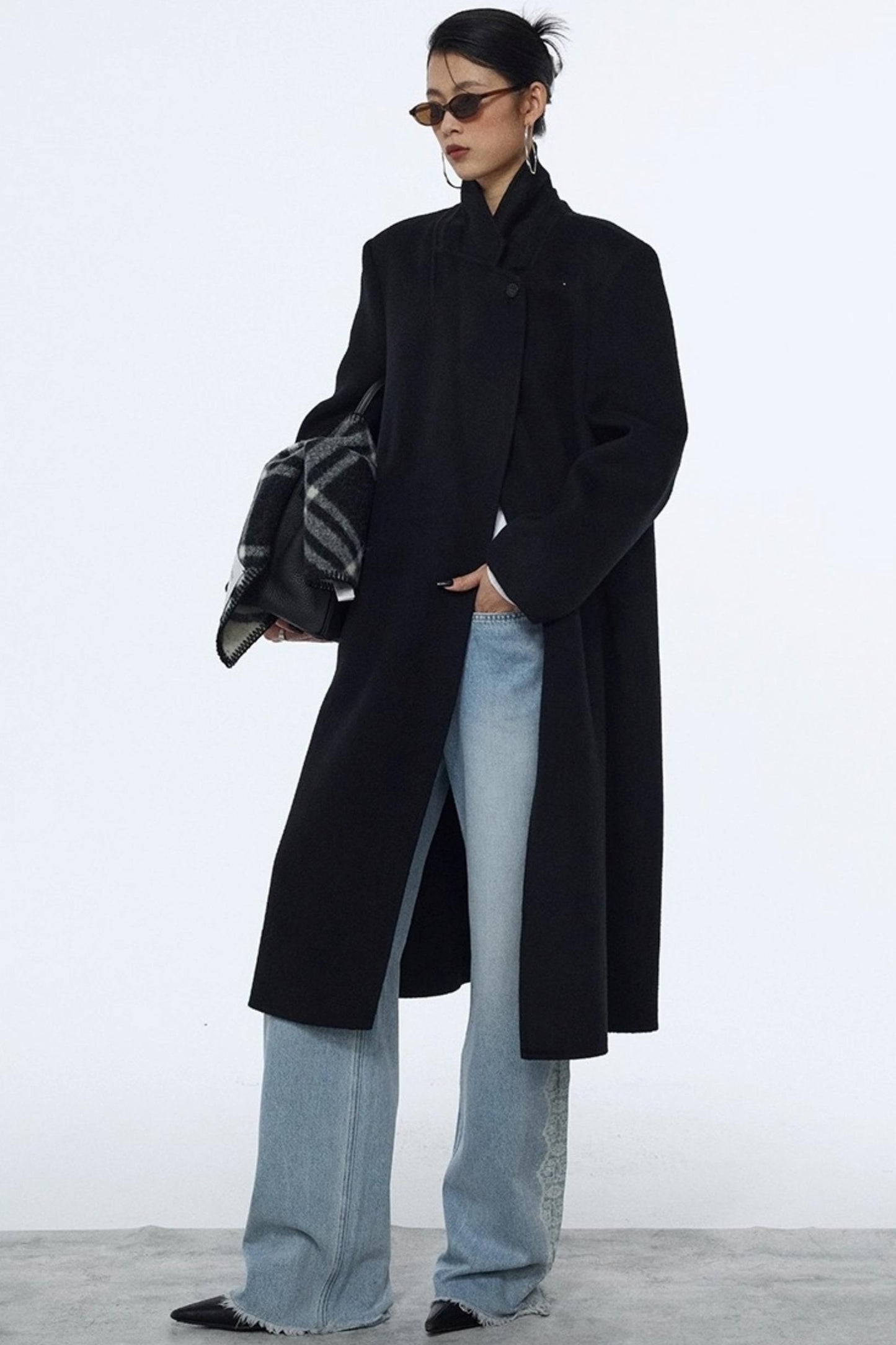 Lace Raw Hem Straight Jeans