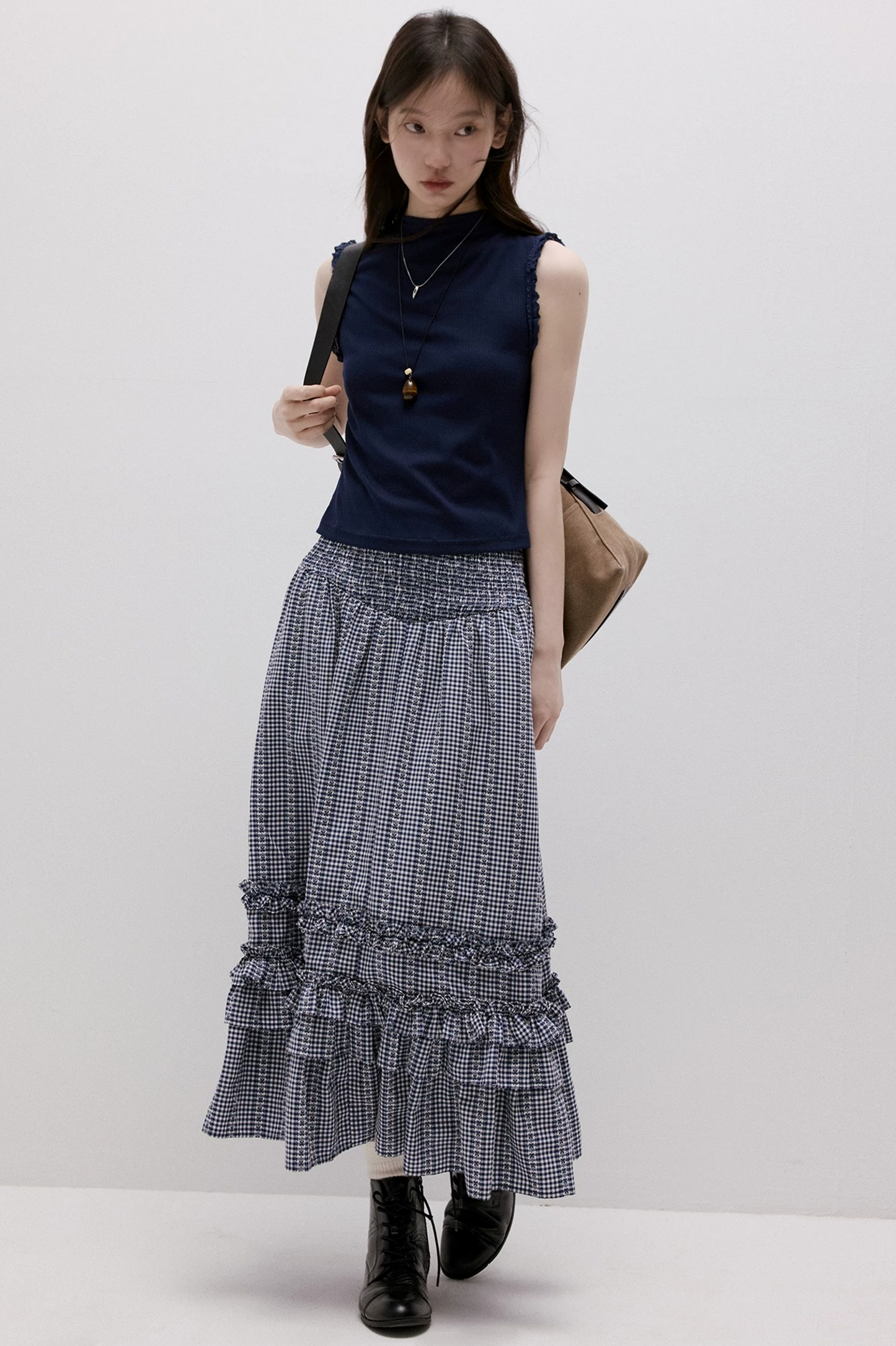 Traumhafte Strickweste mit Spitze
