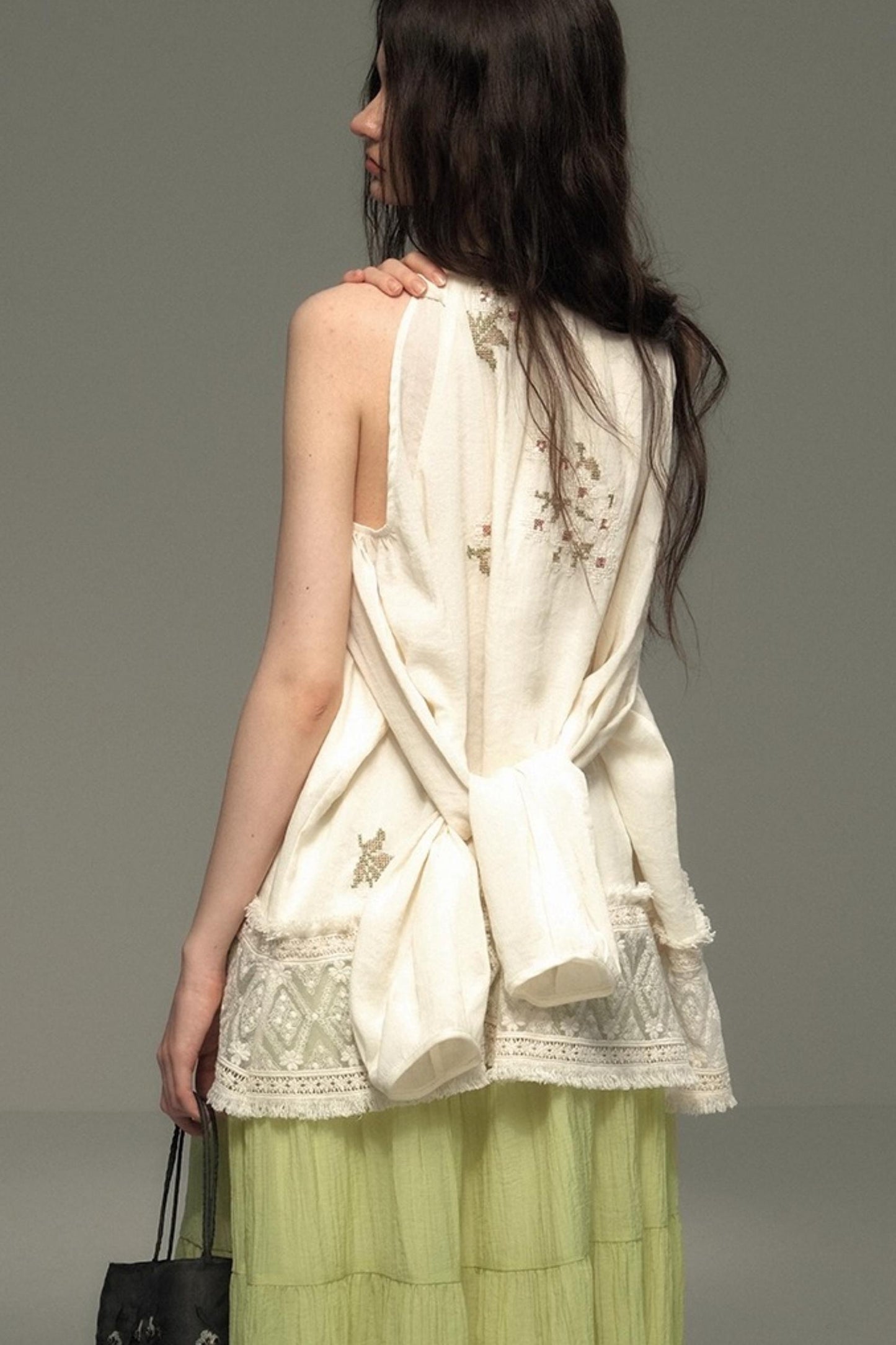 Neoclassical Embroidery Off-the-Shoulder Top