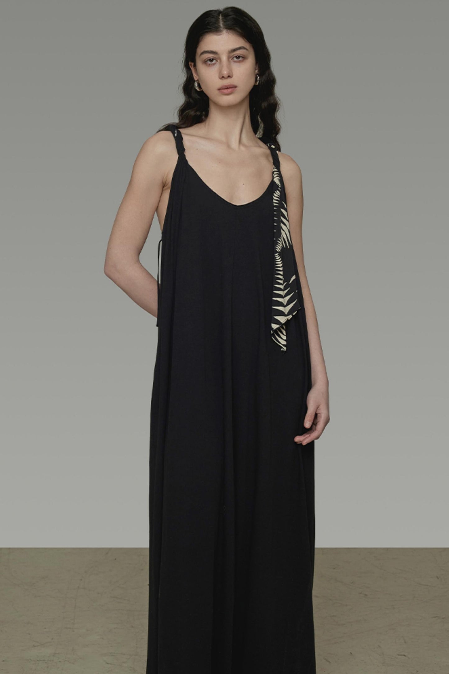 Twisted U-Neck Halter Dress