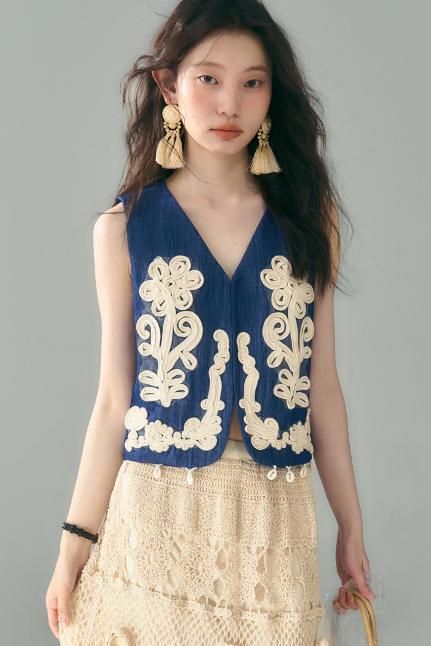 Wind Vines Flower Shell Pendant Vest Set-Up