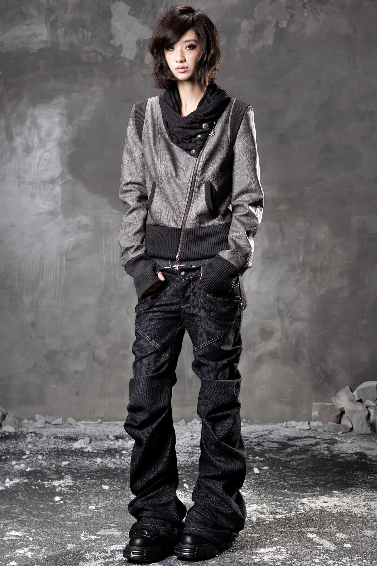 Dunkle Nischen-Lederjacke