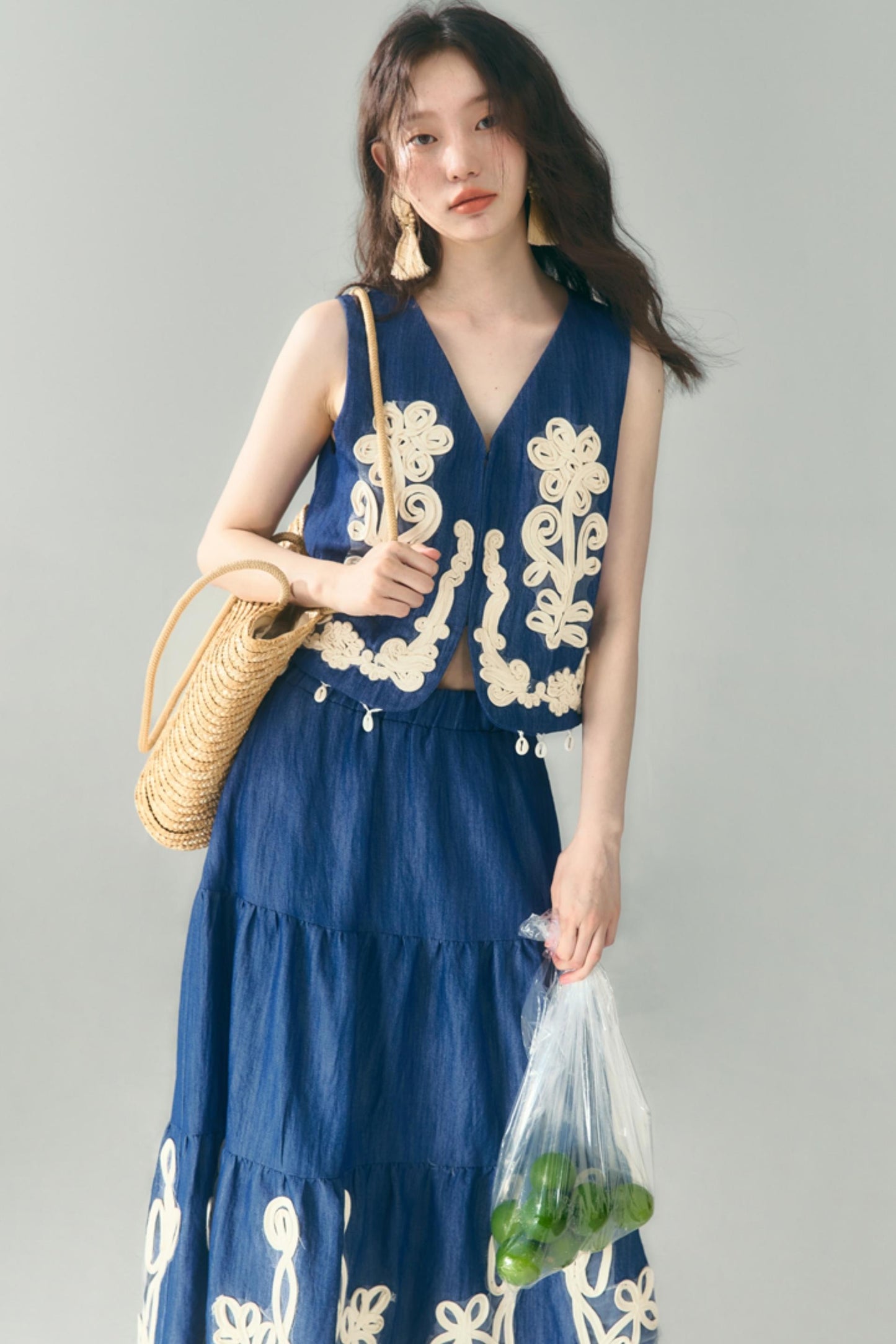 Wind Vines Flower Shell Pendant Vest Set-Up