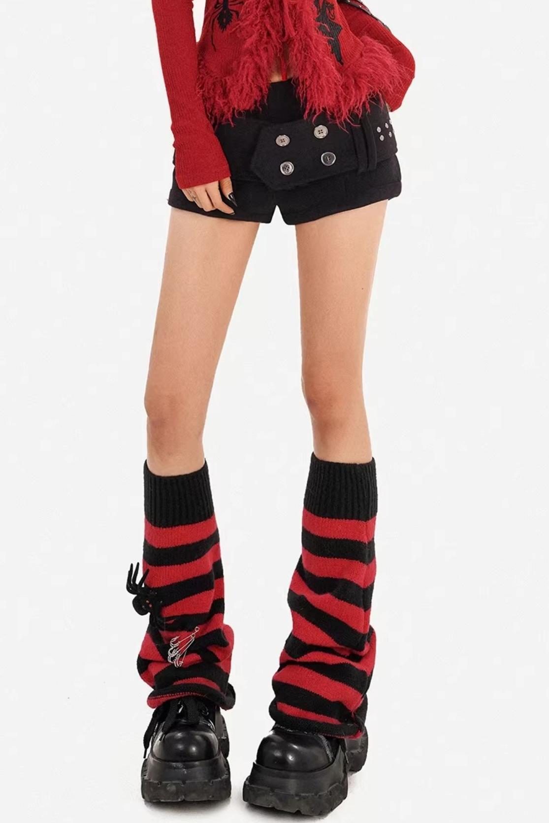 Retro Winter Waist-Cinching Shorts