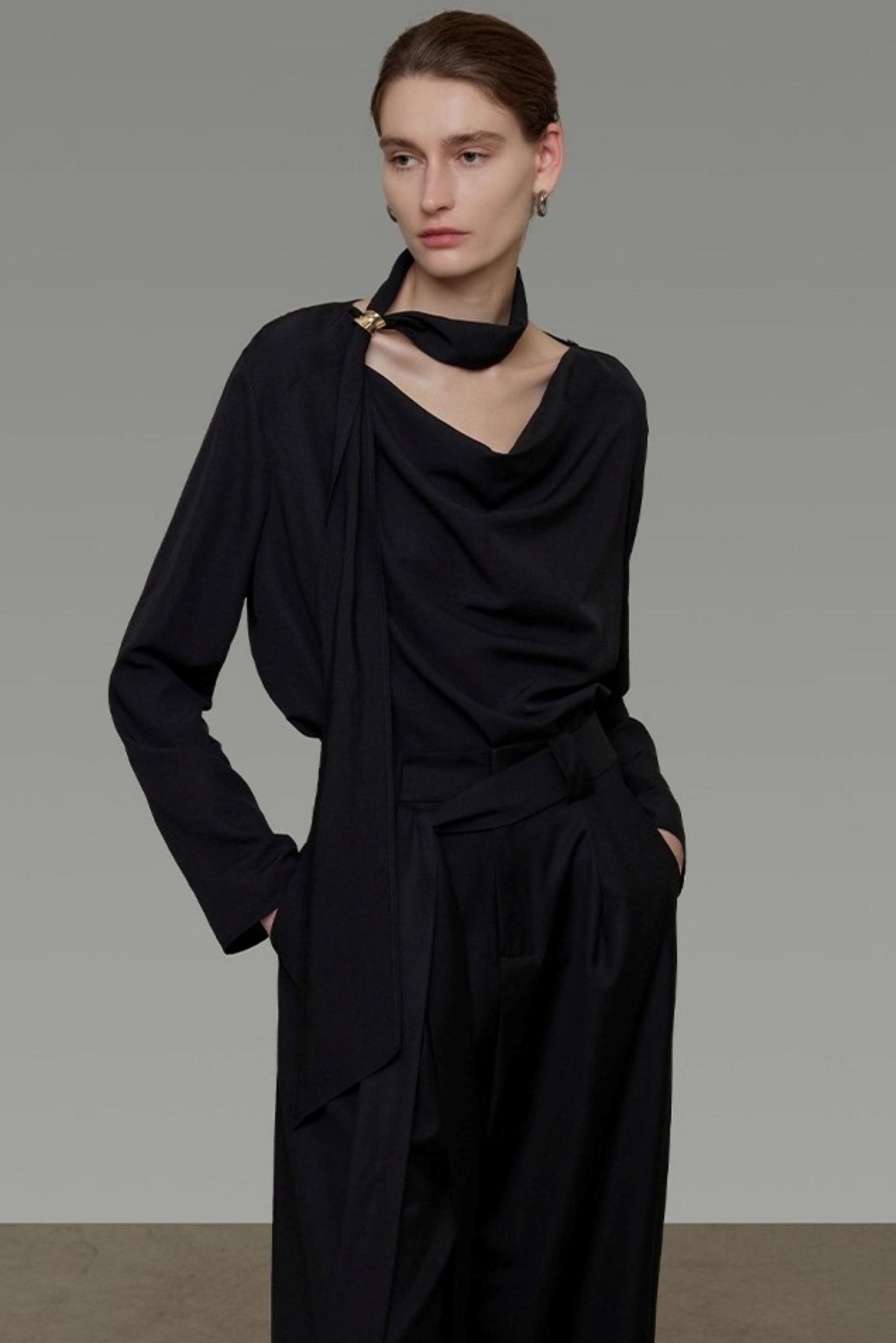 Streamer V-Neck Shirt