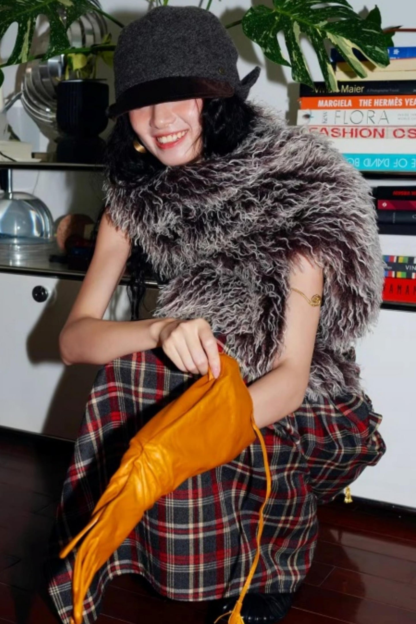 Vintage Lace-up Plush Scarf