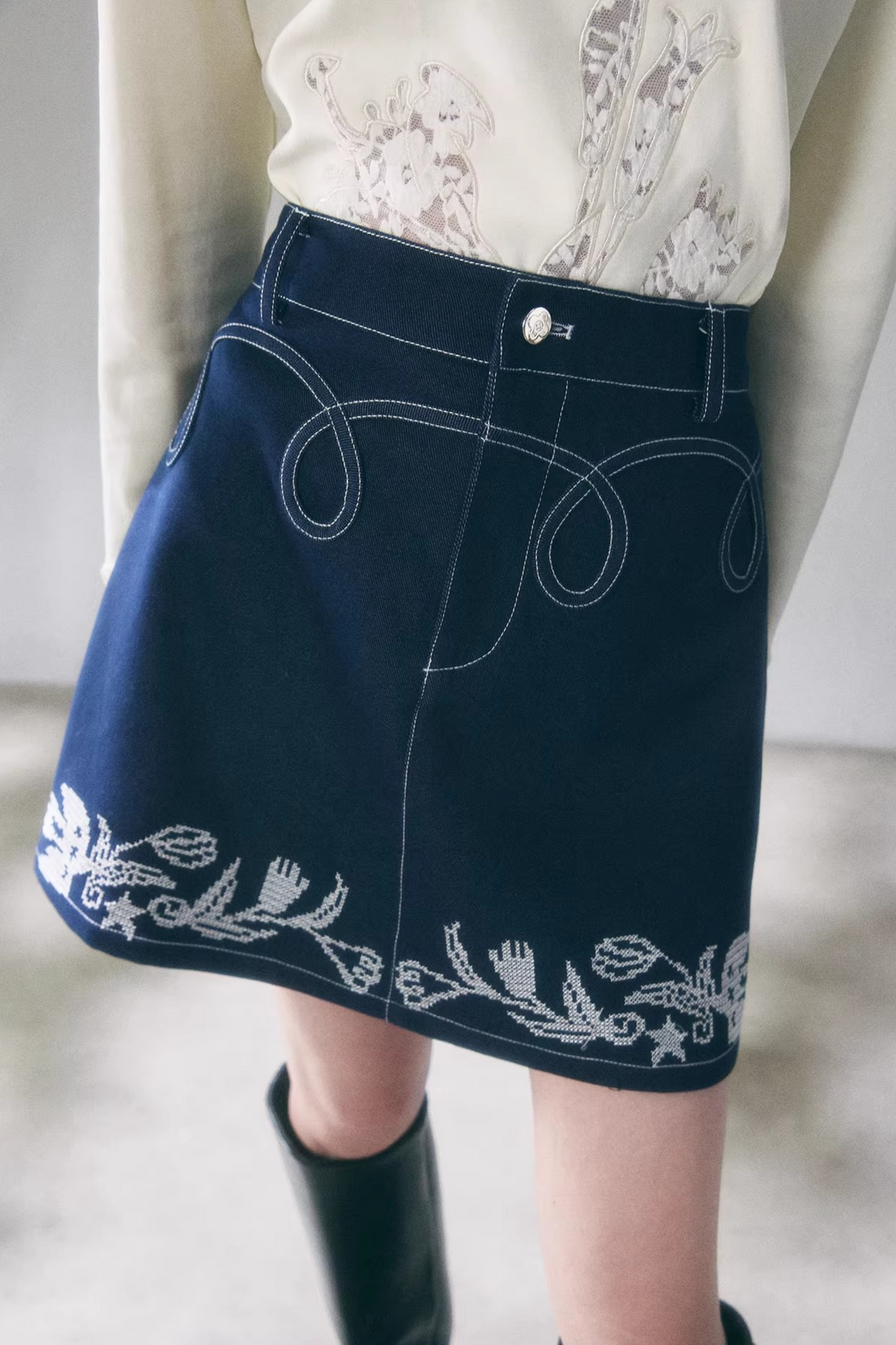 Tulip Embroidery Denim Skirt