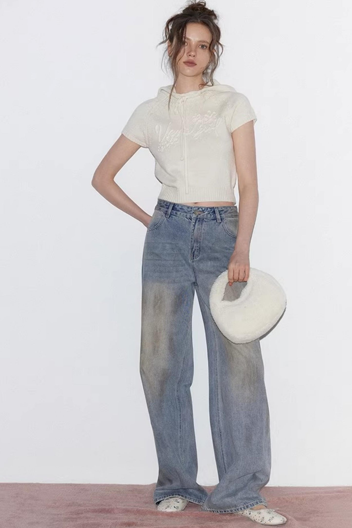 Blaue Vintage-Rosen-Jeanshose