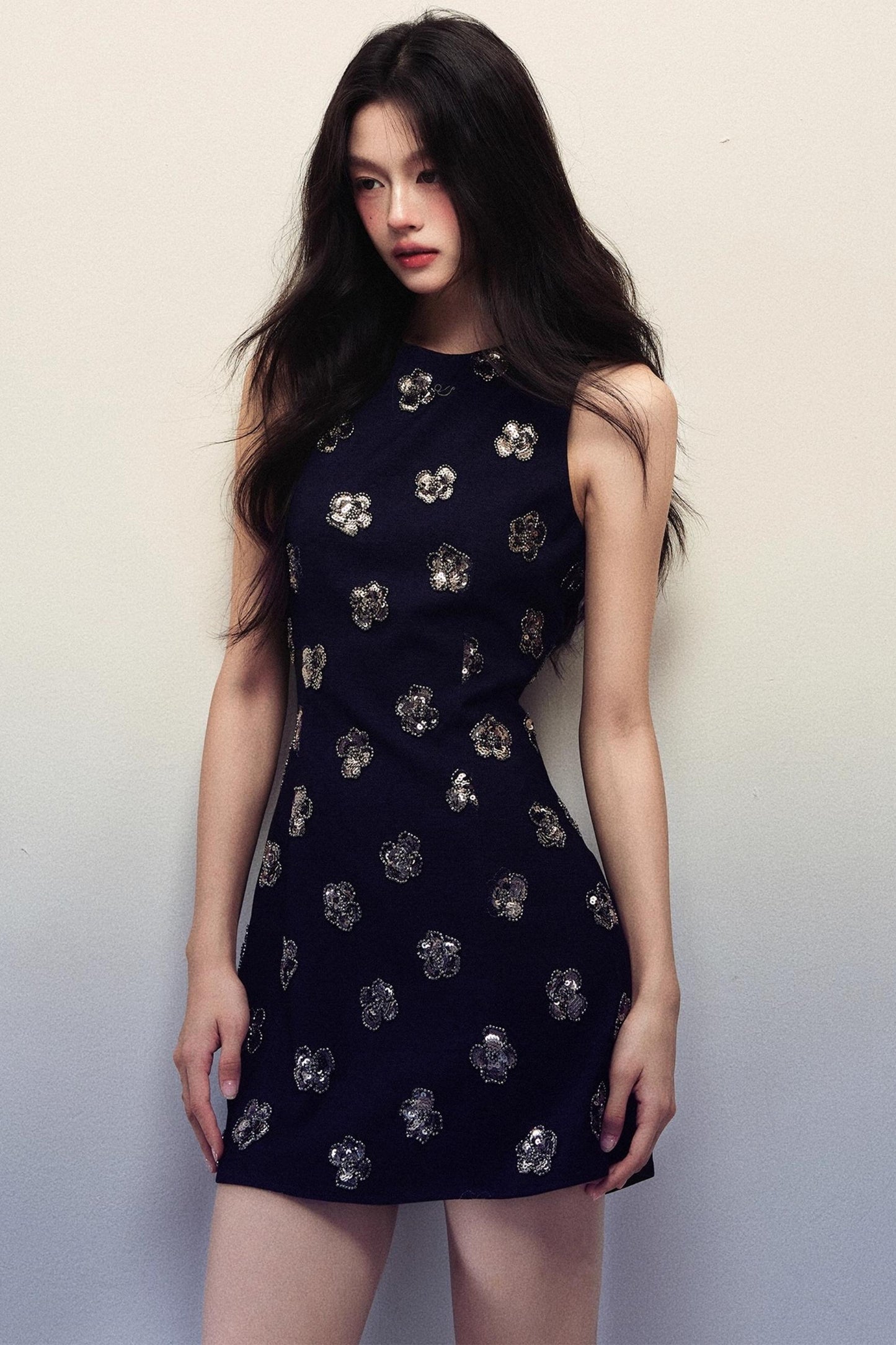 네이비 블루 스팽글 플라워 민소매 숏 원피스