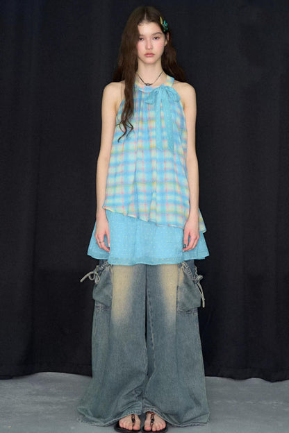 Blaues kariertes Neckholder-Kleid mit Schleife