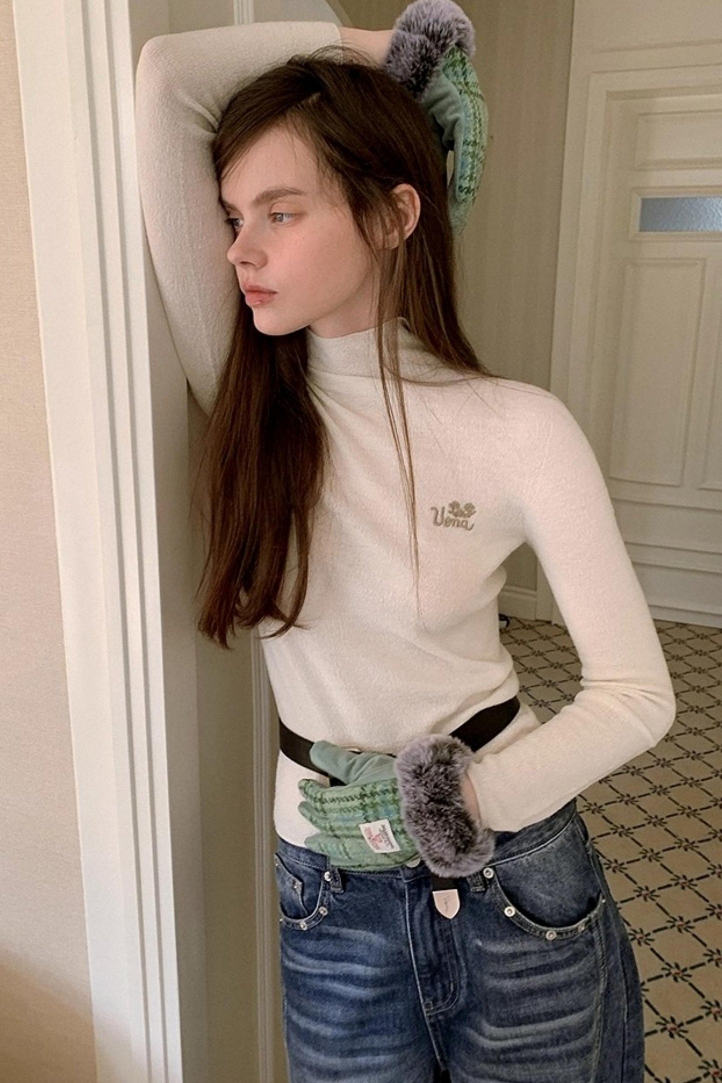 Letter Embroidery Turtleneck Knitwear