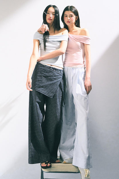 Gentle Design Lace Neckline Top