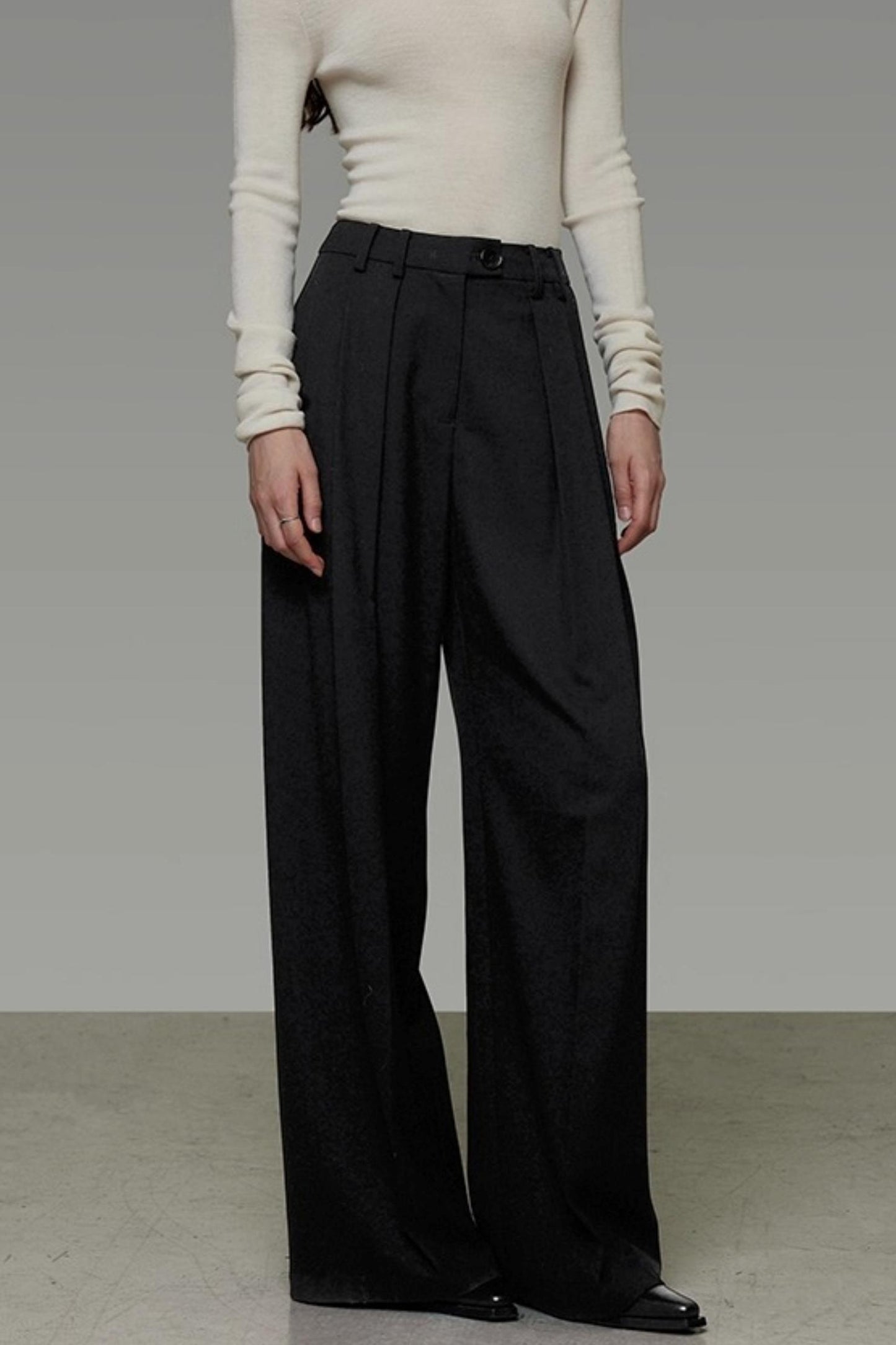 Classic Pleated Wide-Leg Pants
