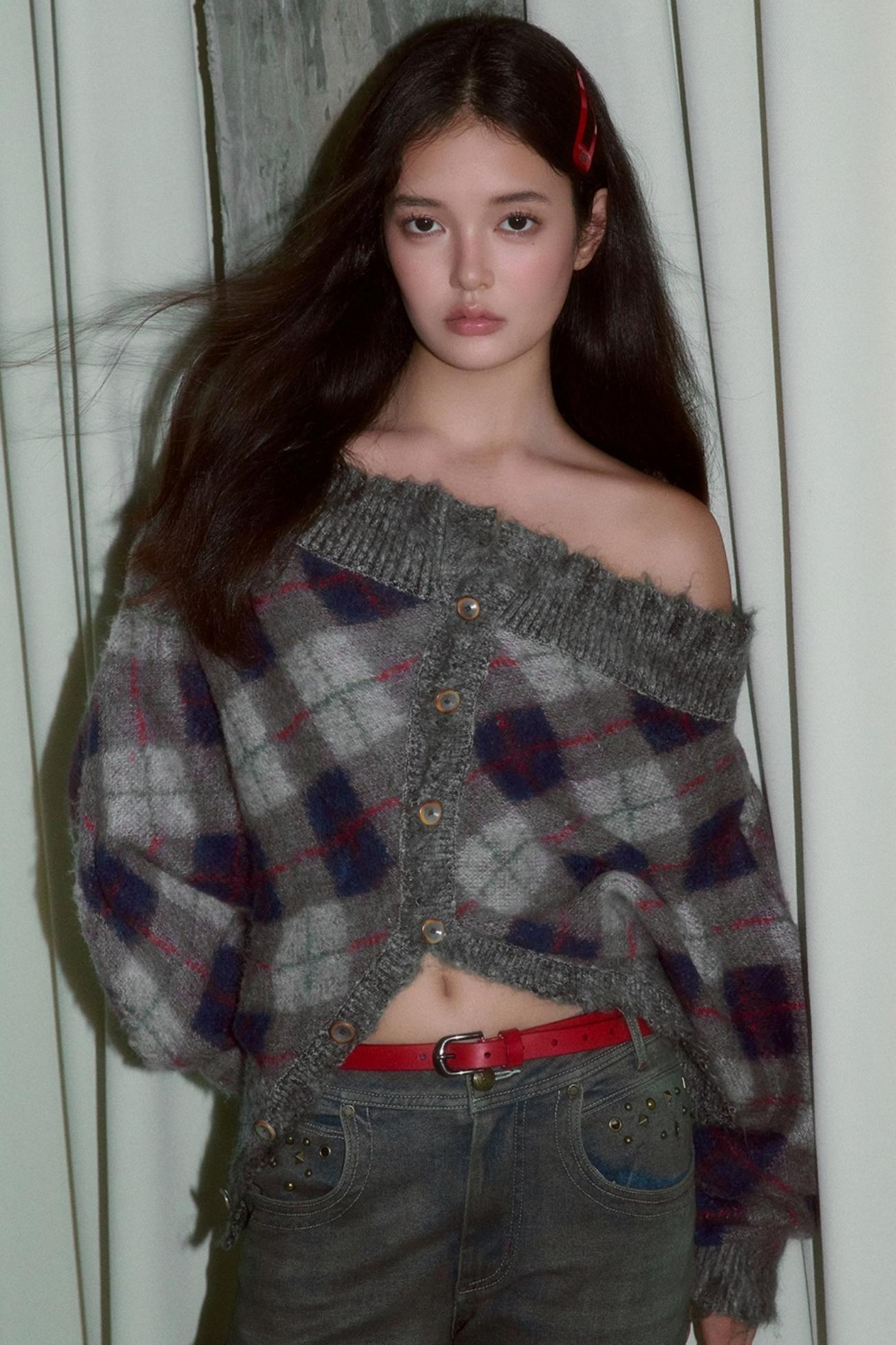 Spicy Loose Plaid Sweater