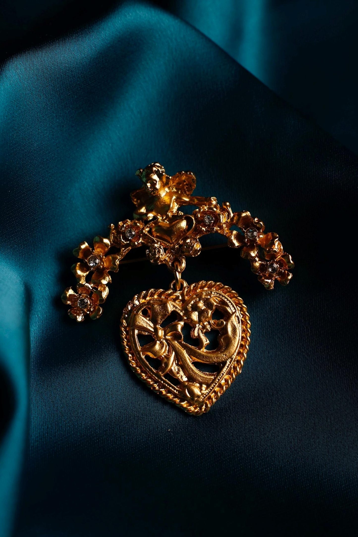 Noble Lace Pearl Accessories Set-Up