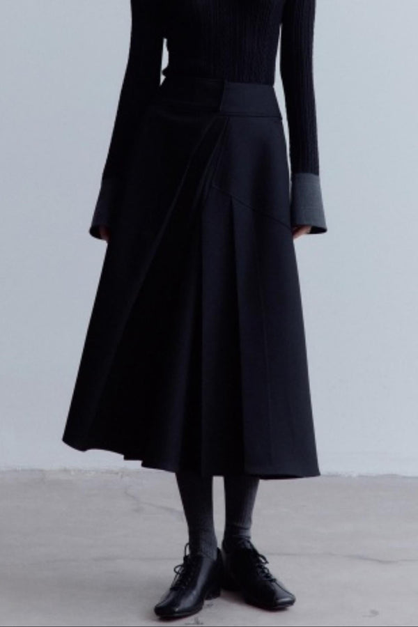 Elegant Black Wool Pleated Skirt