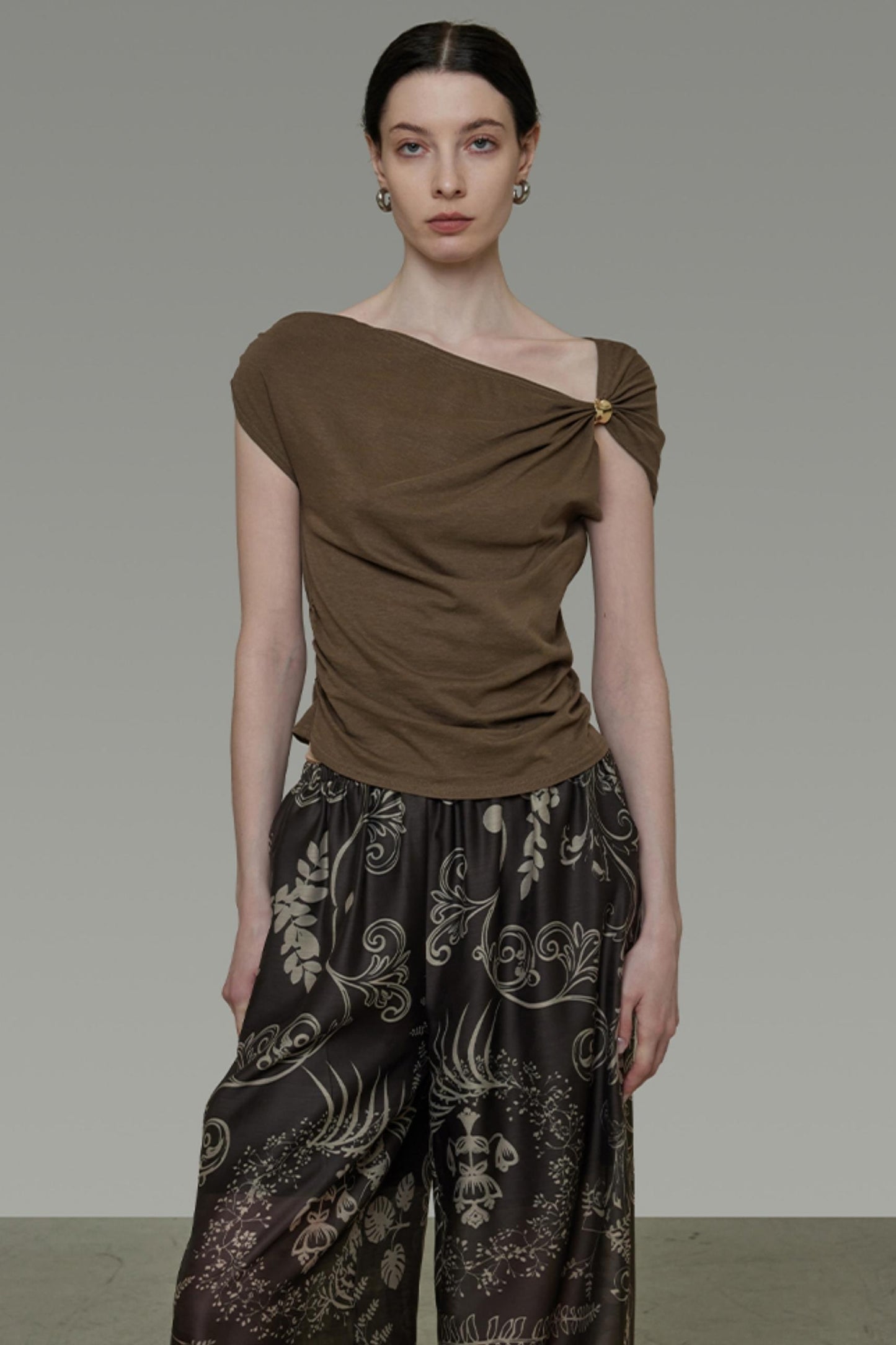 Dark Brown Slim Elegant Tee