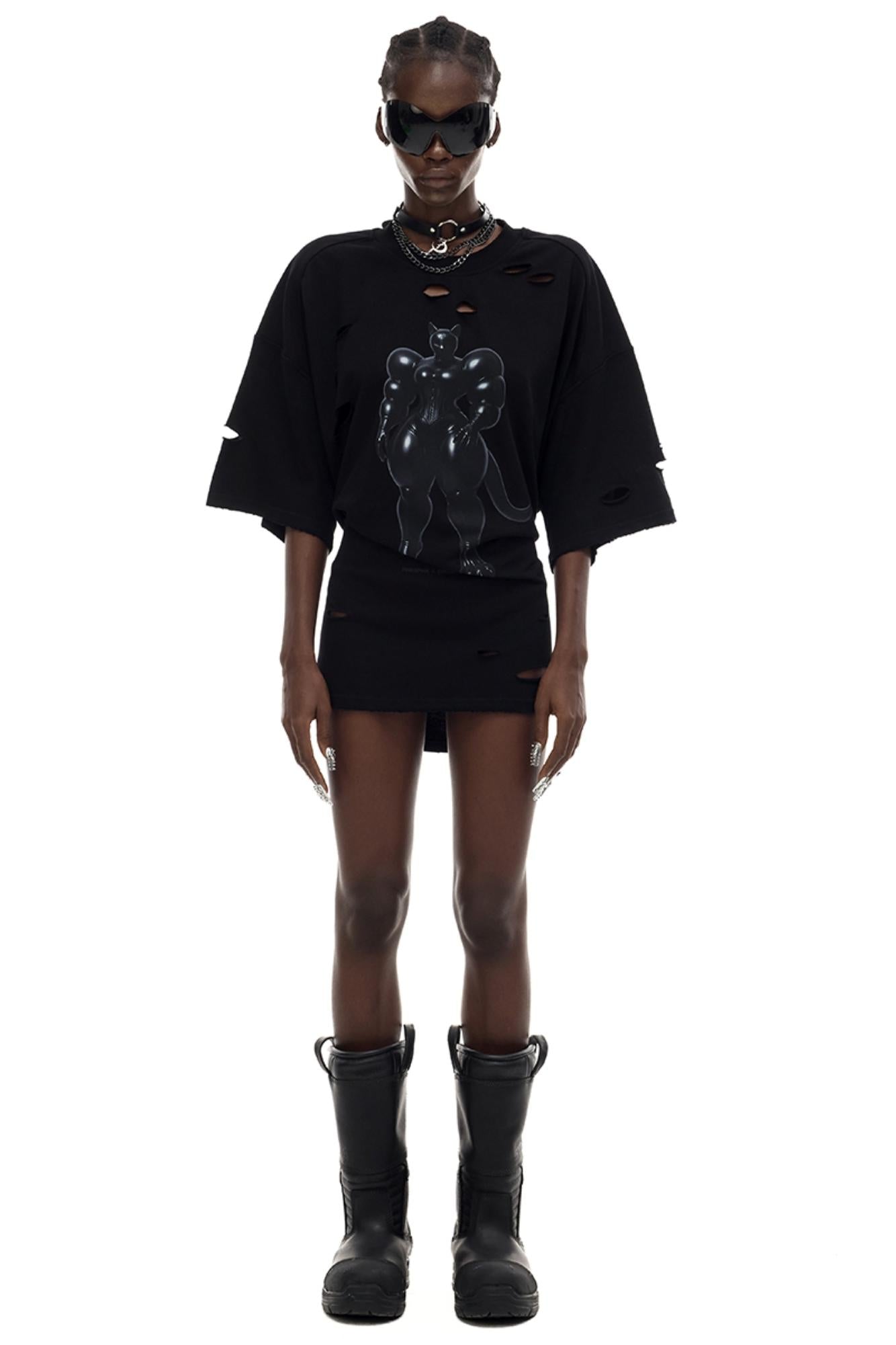 Black Cat Waist T-Shirt