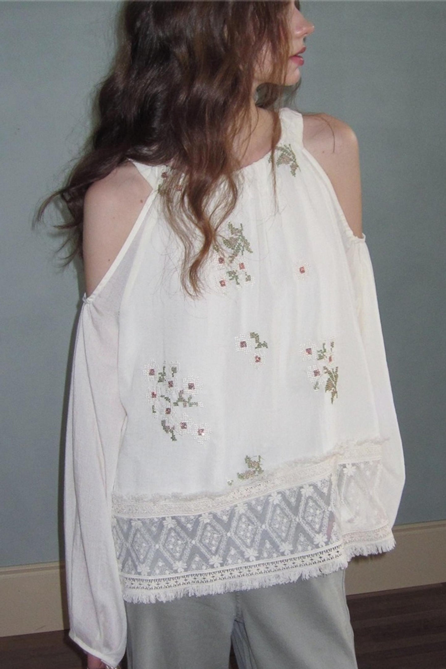 Neoclassical Embroidery Off-the-Shoulder Top