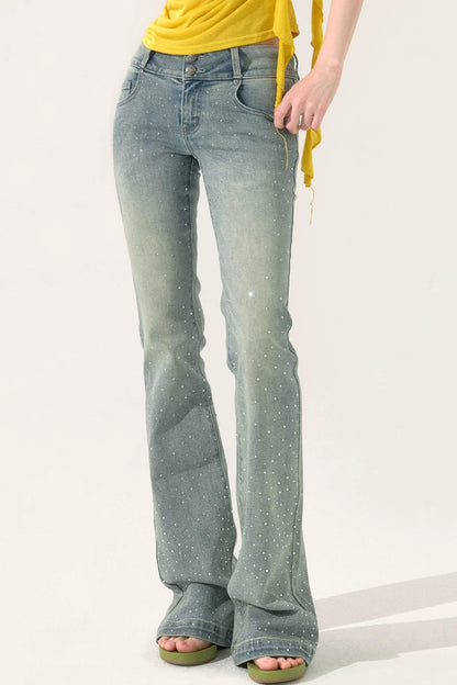 Ausgestellte Denimhose mit Strass