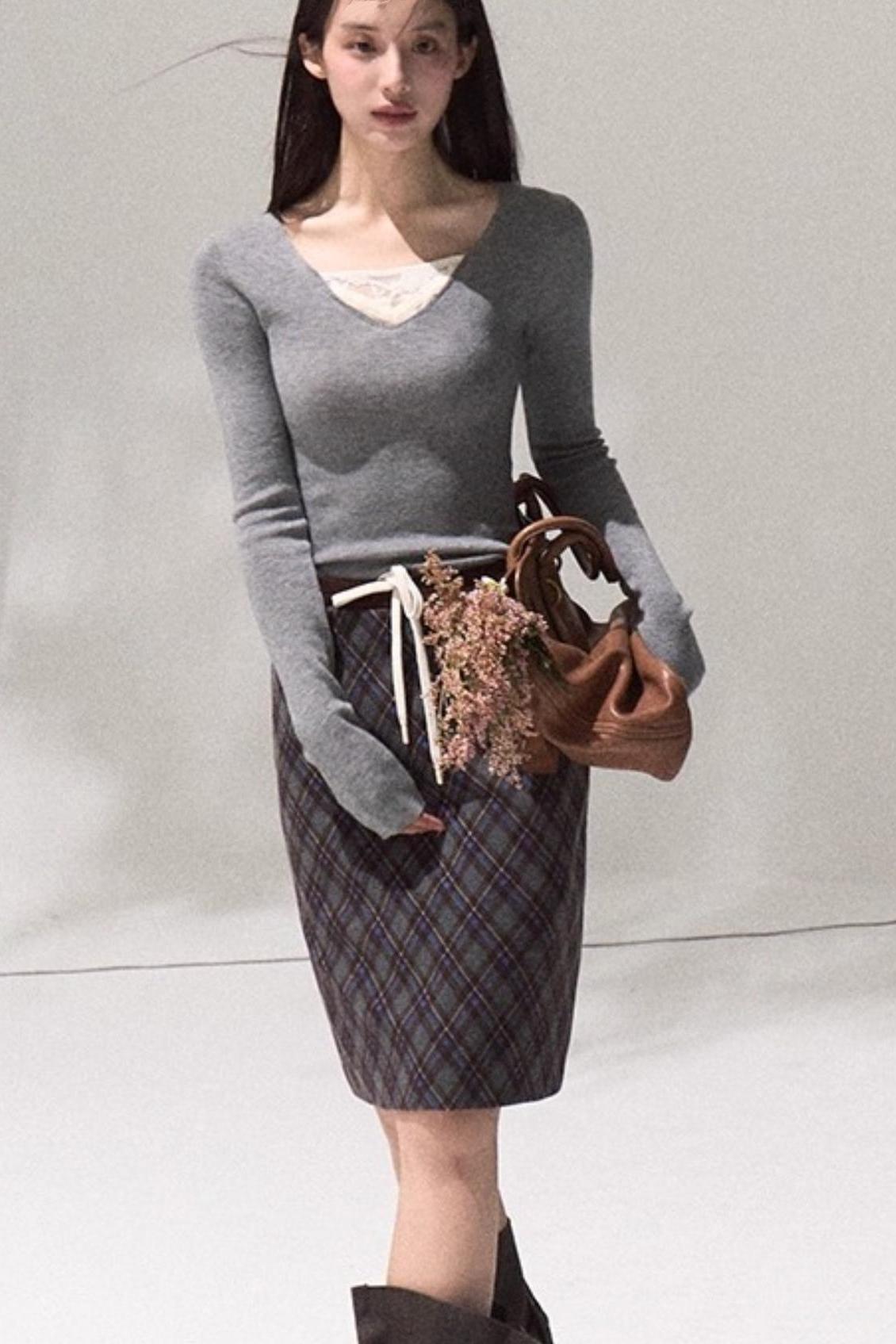 V-Neck Slim Casual Knit Sweater