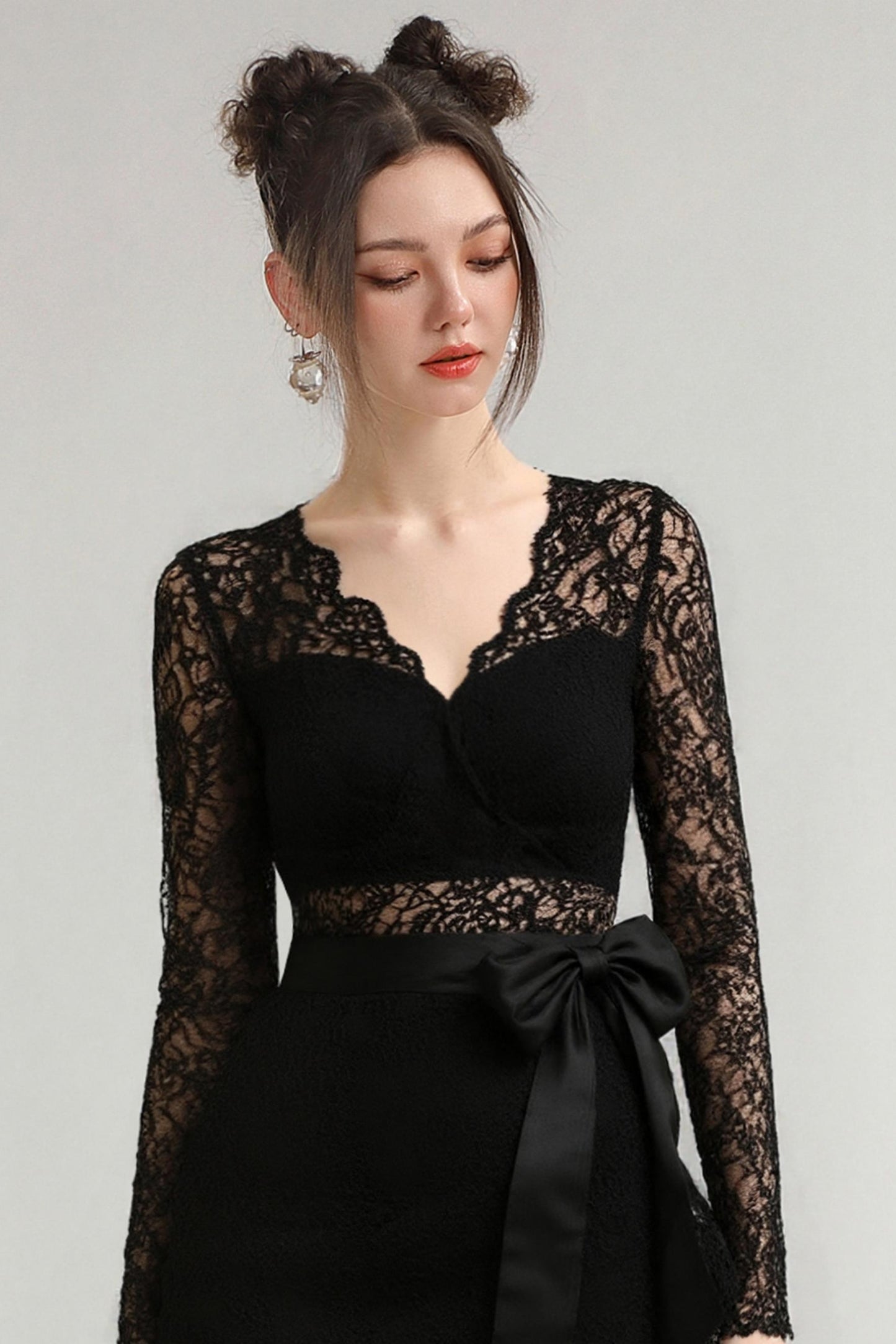 Elegant V-Neck Lace Bow Dress