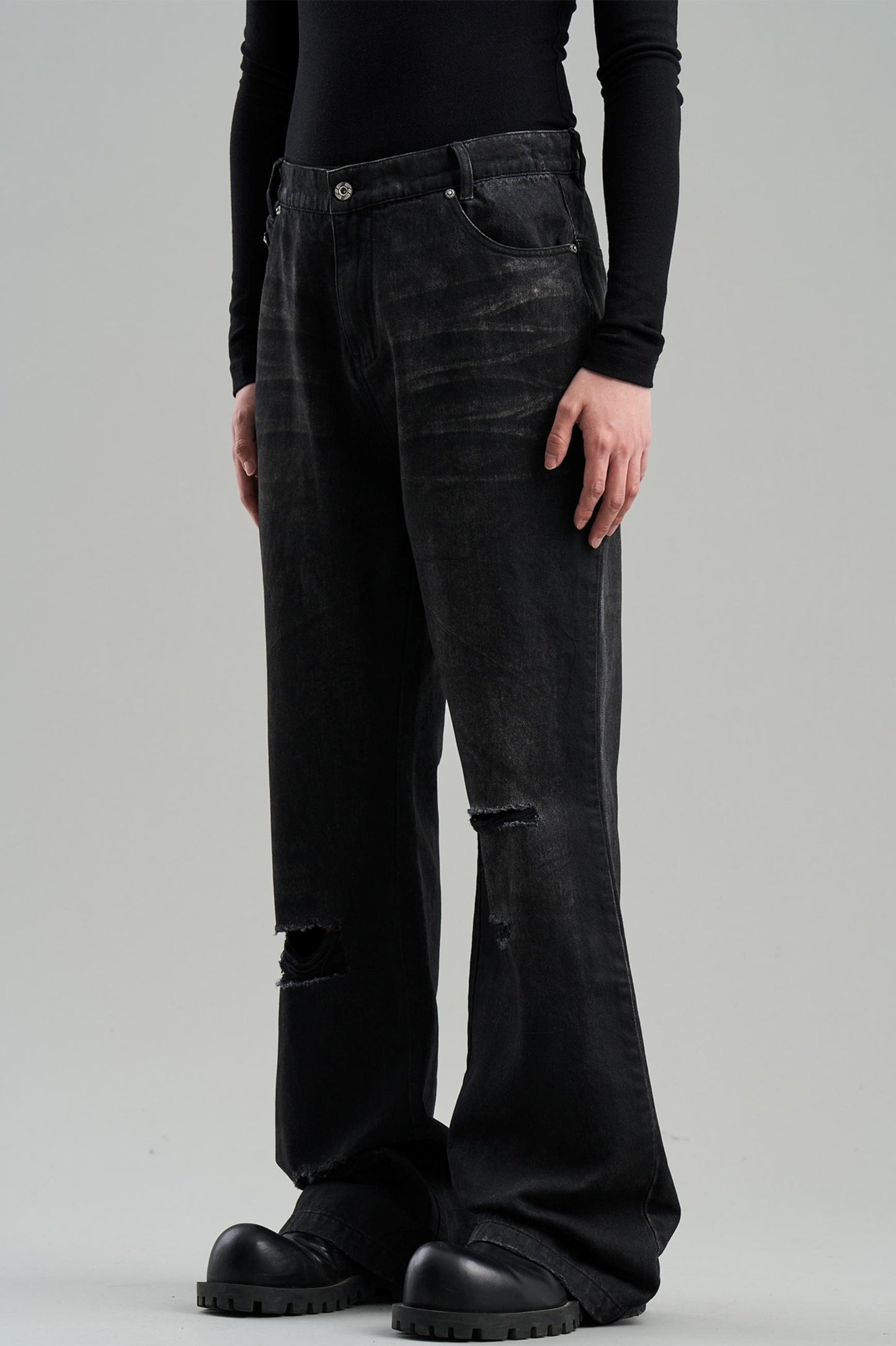 Distressed Denim Rivets Pants